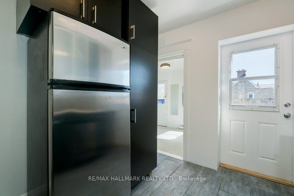 935 Kingston Road Property Photo 12