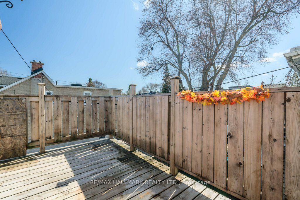 935 Kingston Road Property Photo 14