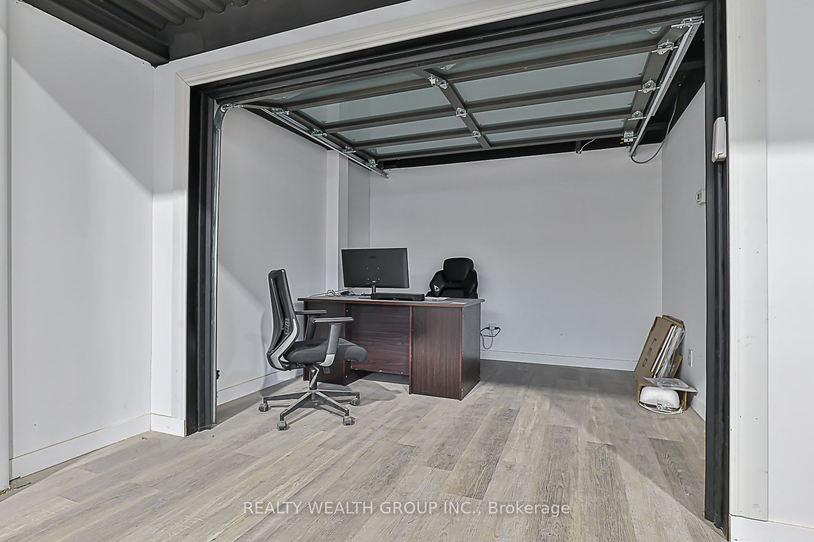 #b26 - 2370 Midland Avenue Property Photo 11