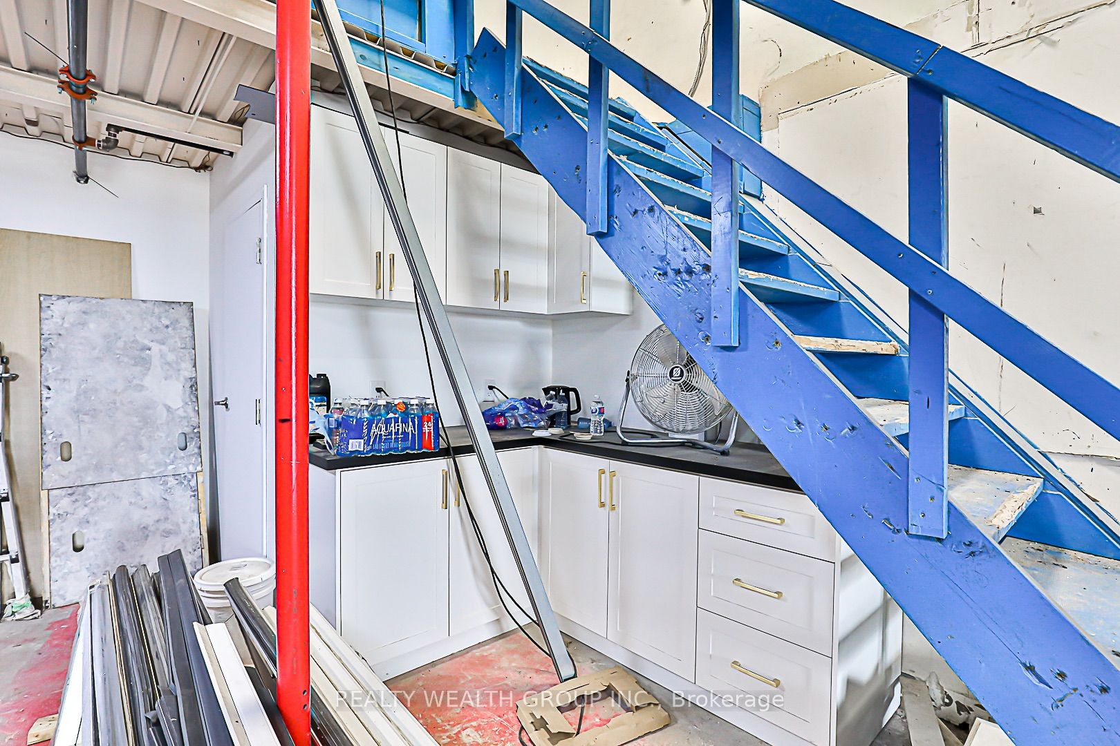 #b26 - 2370 Midland Avenue Property Photo 16