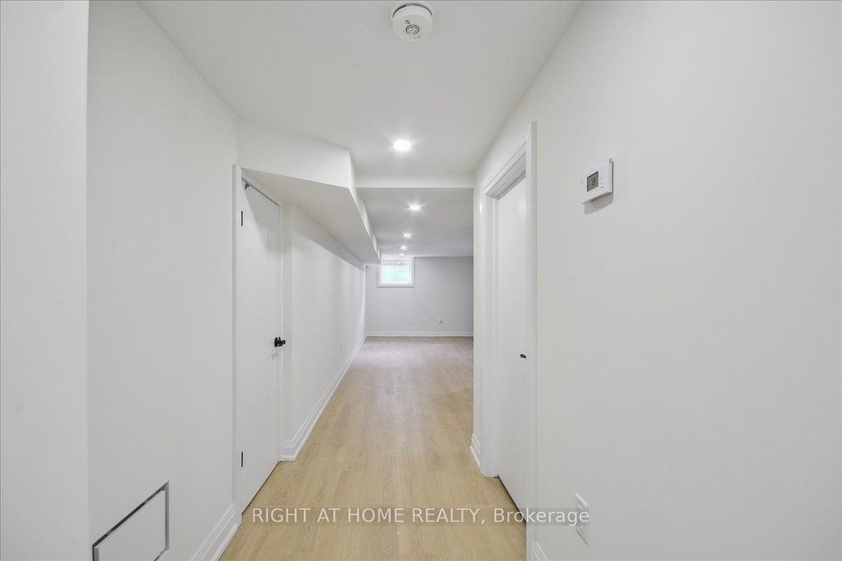 131 Kenilworth Avenue Lower Property Photo 8