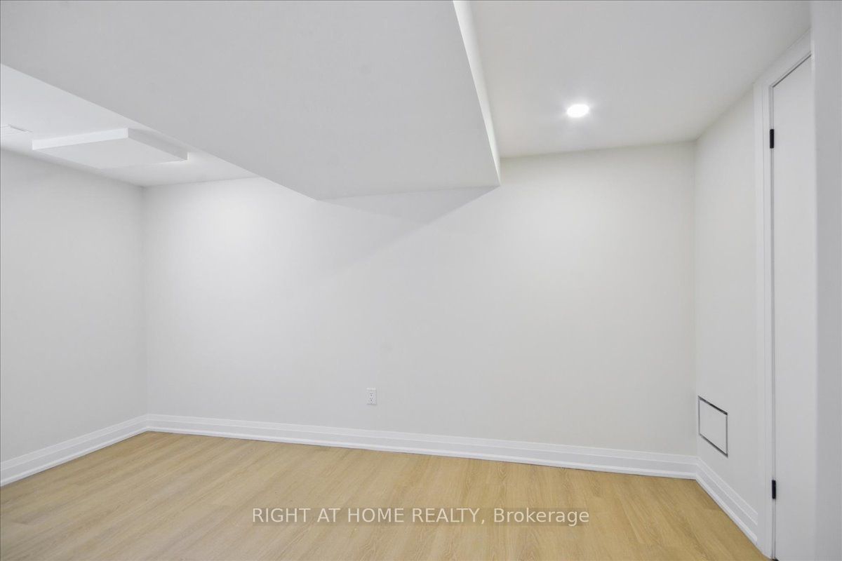 131 Kenilworth Avenue Lower Property Photo 9