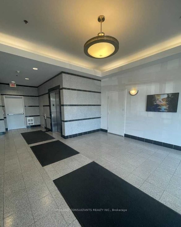#208 - 1 Rossland Road Property Photo 5