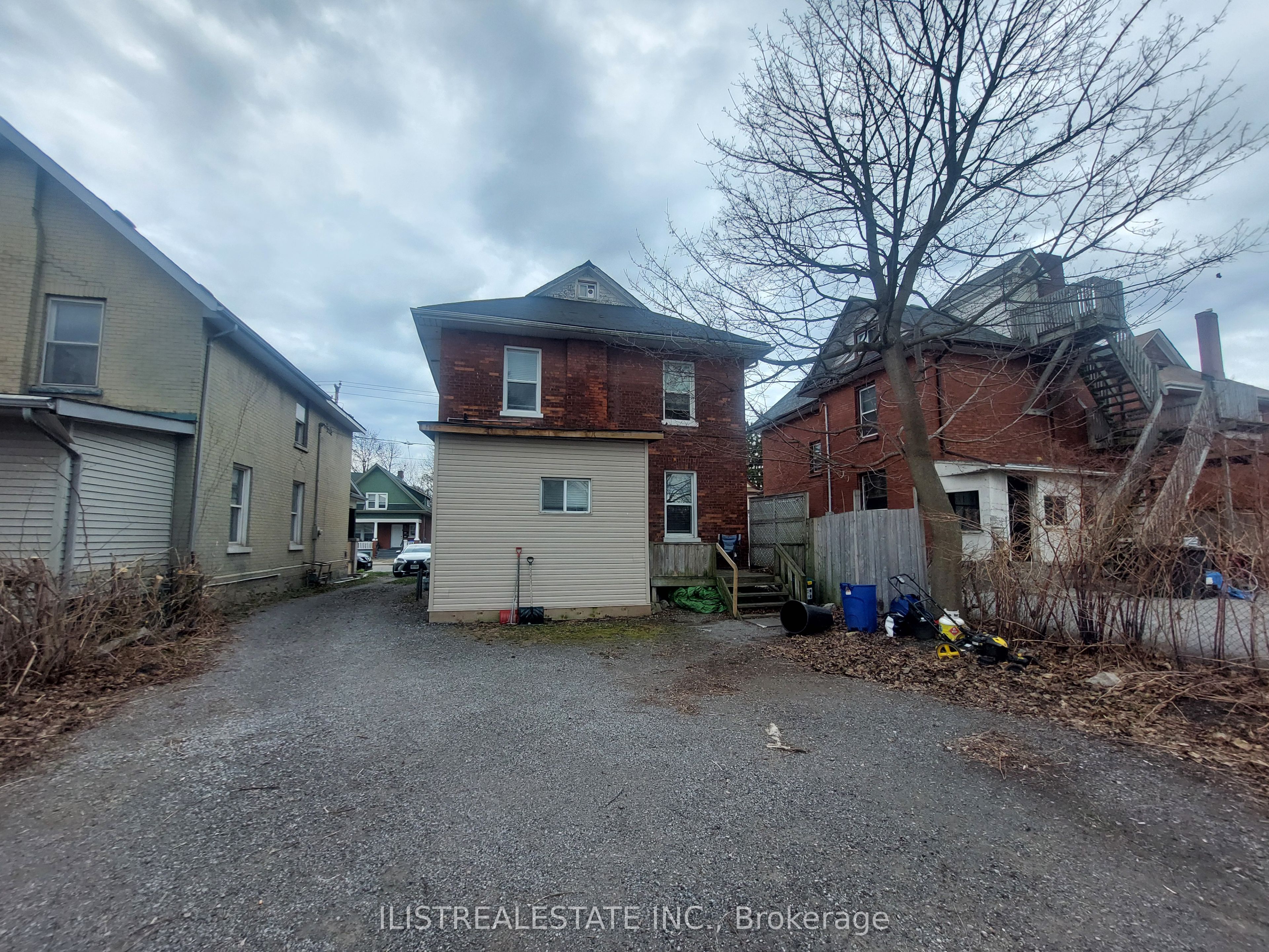 222 Athol Street E Property Photo 14