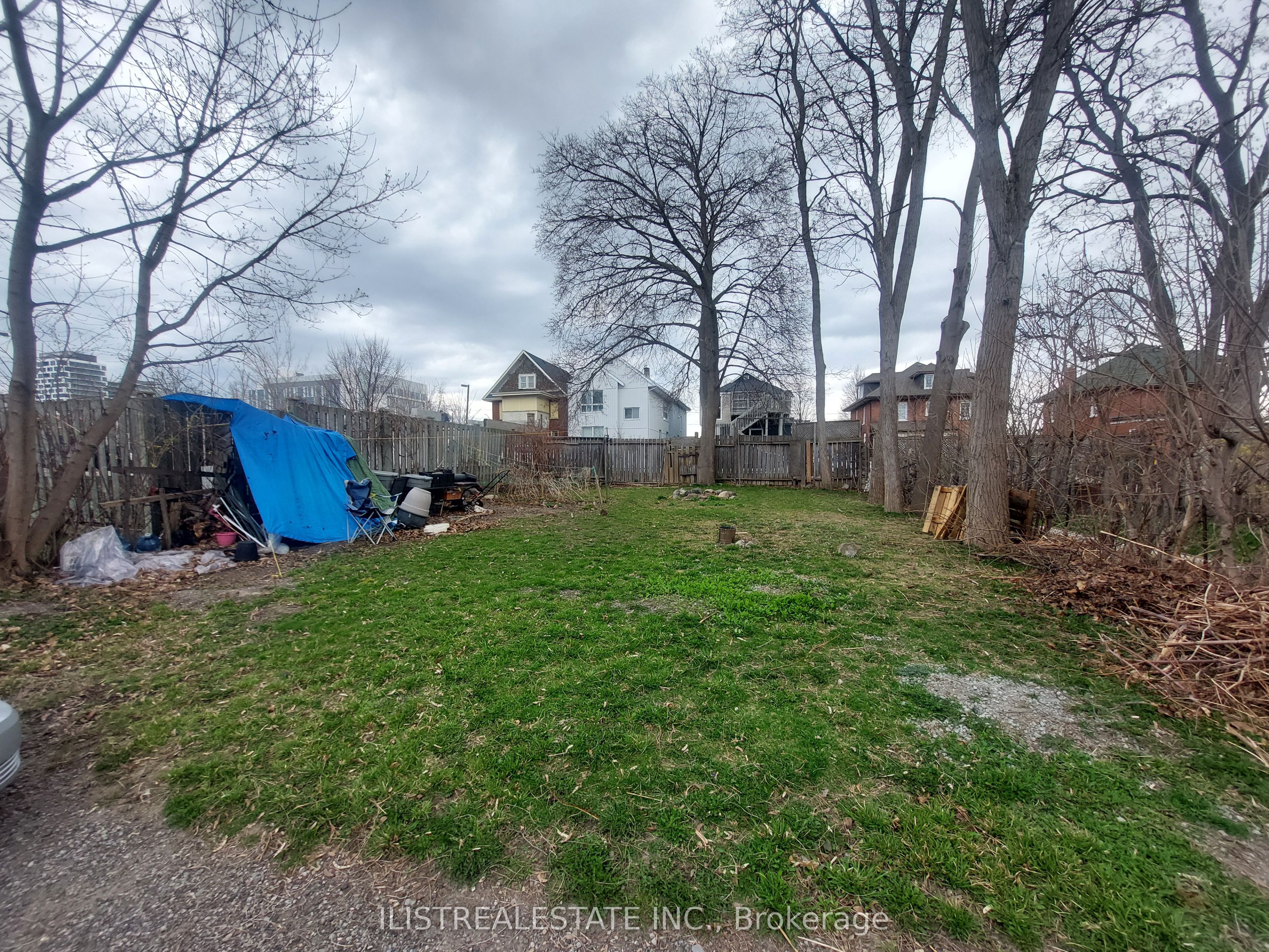 222 Athol Street E Property Photo 15