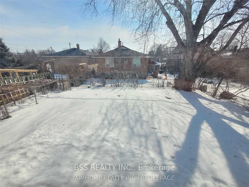 3699 St. Clair Avenue E Property Photo 2