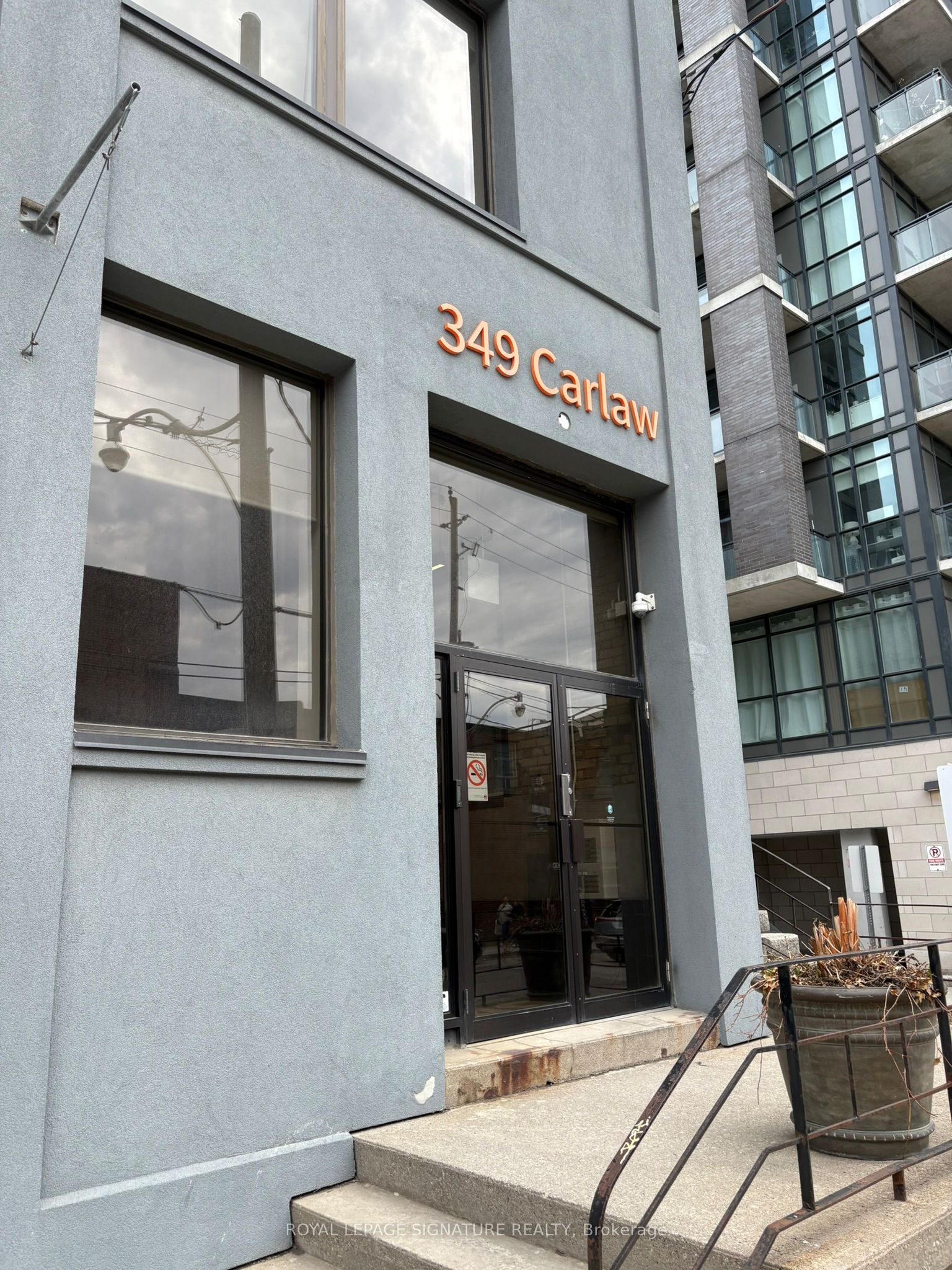 #303 - 349 Carlaw Avenue Property Photo 3