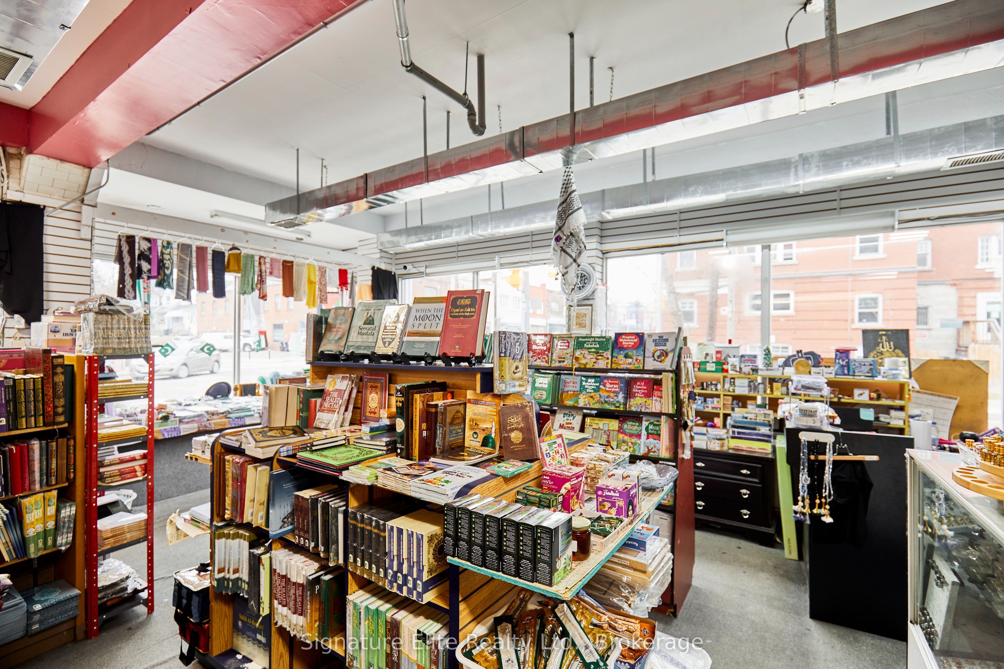 280 Woodfield Road Property Photo 7