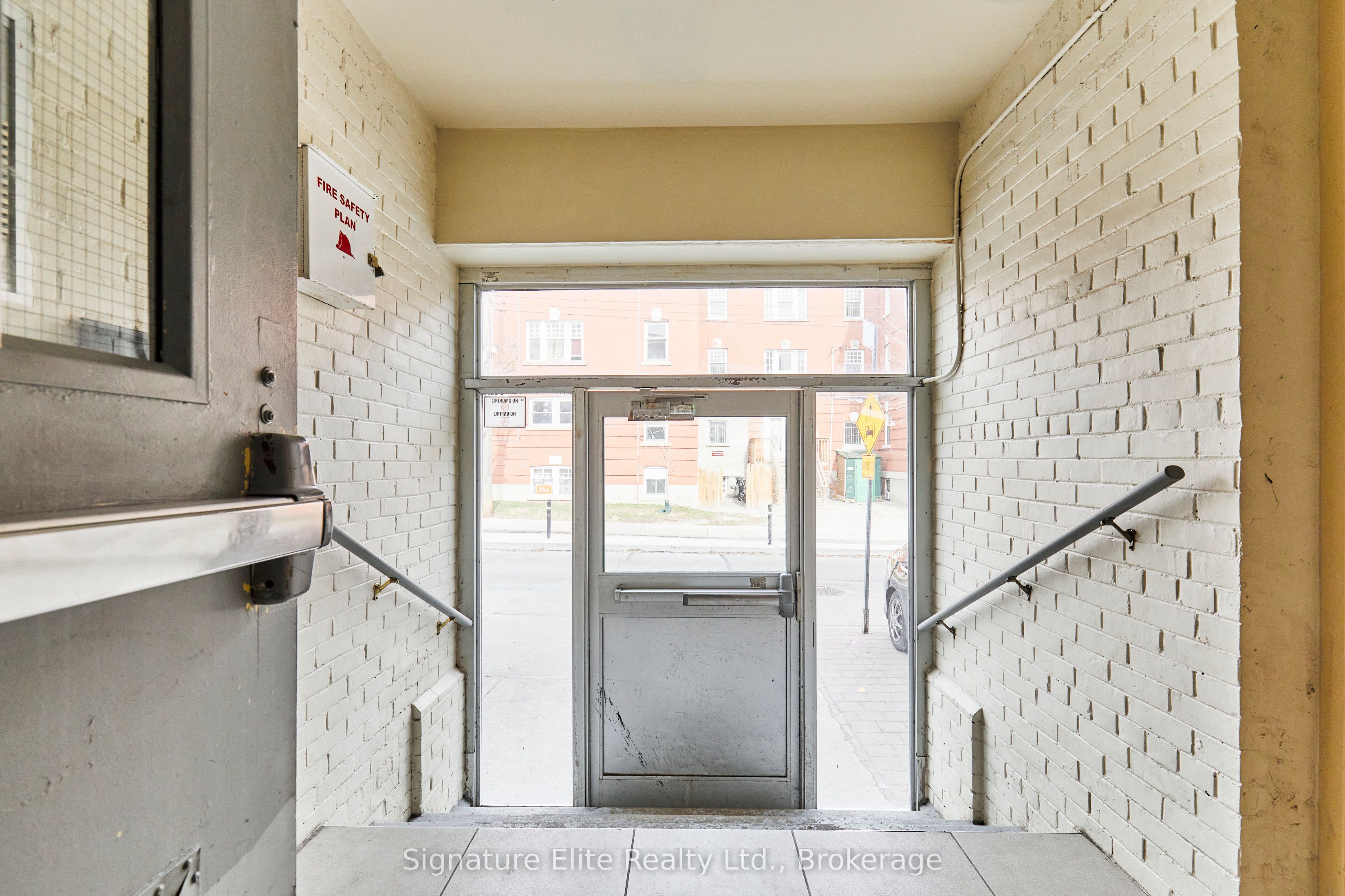 280 Woodfield Road Property Photo 10