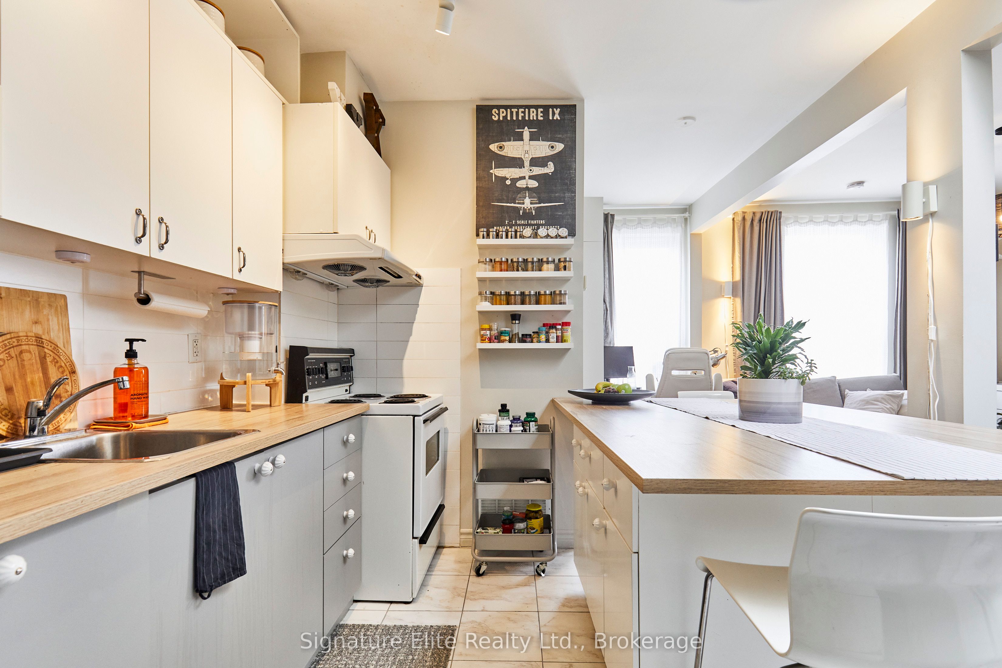 280 Woodfield Road Property Photo 13