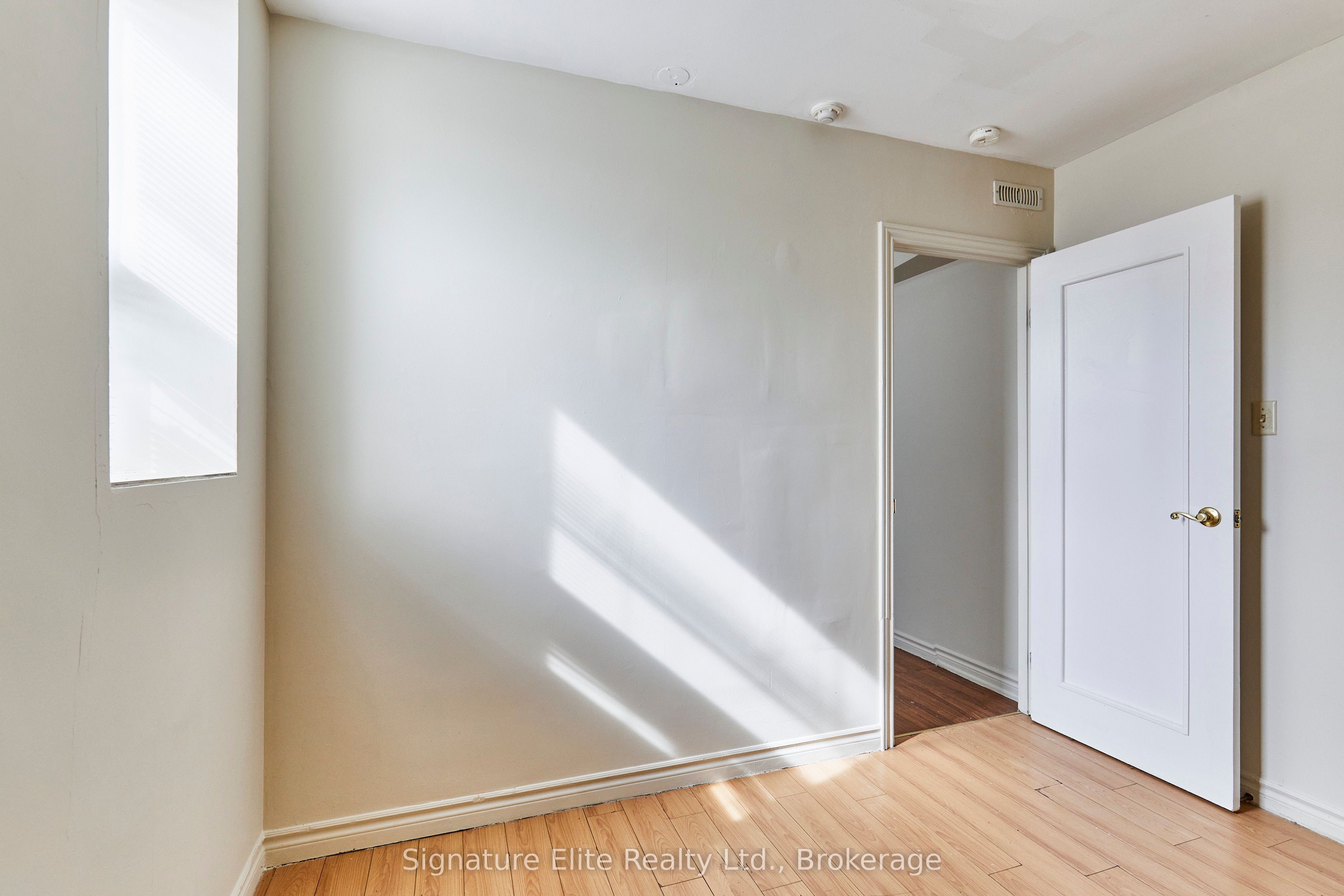 280 Woodfield Road Property Photo 26