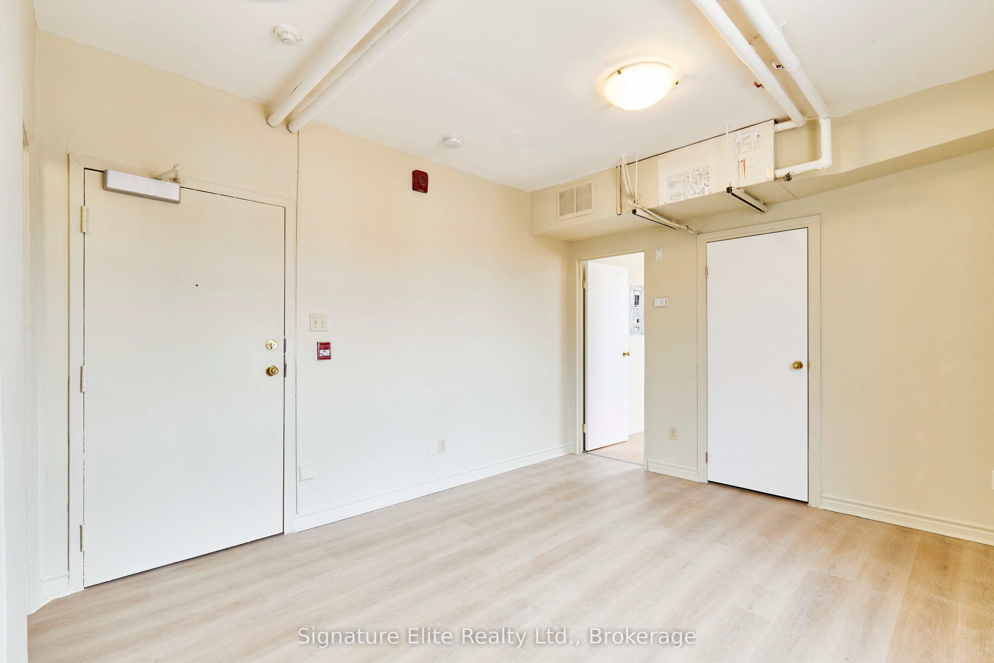 280 Woodfield Road Property Photo 32