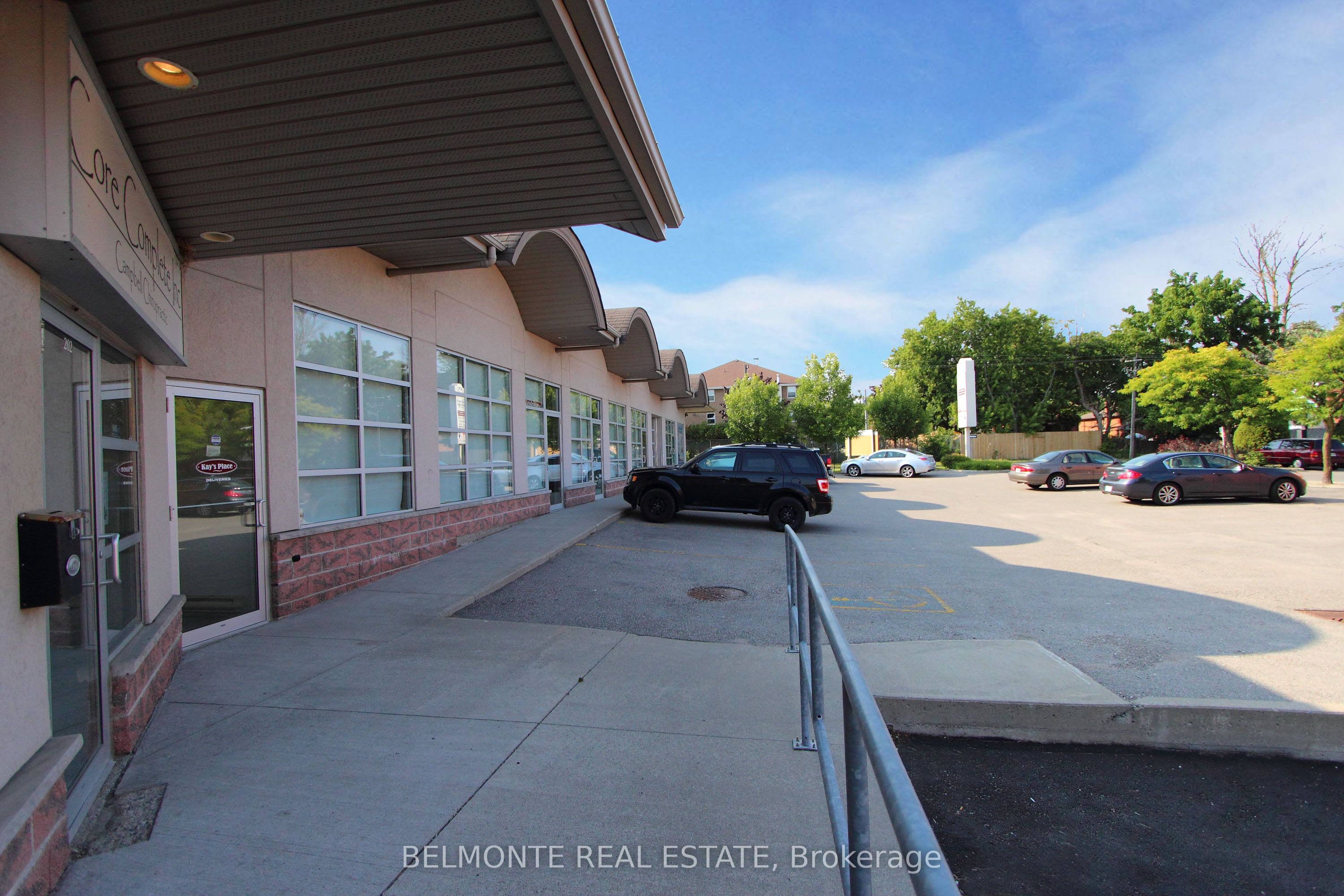 #202 - 378 King Street Property Photo 4