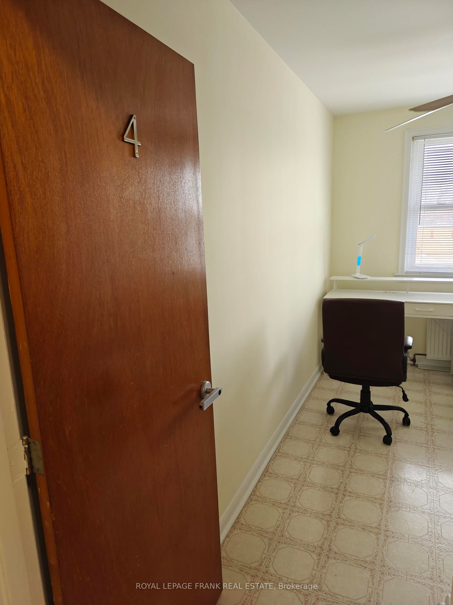 374 Central Park Boulevard S Room #4 Property Photo 2