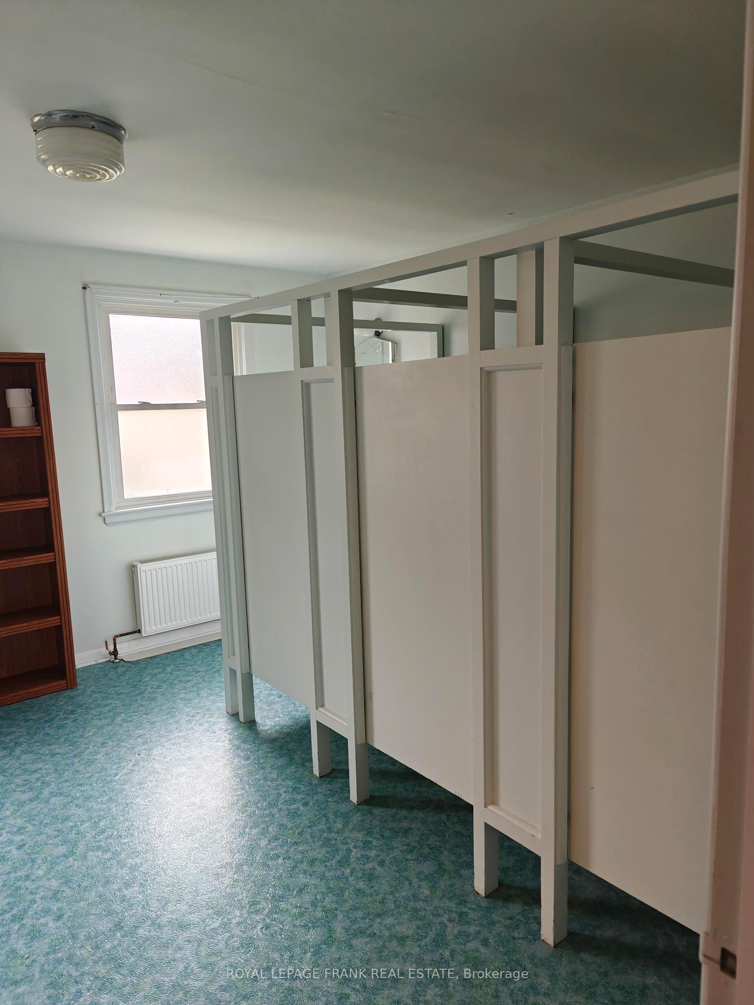 374 Central Park Boulevard S Room #6 Property Photo 8