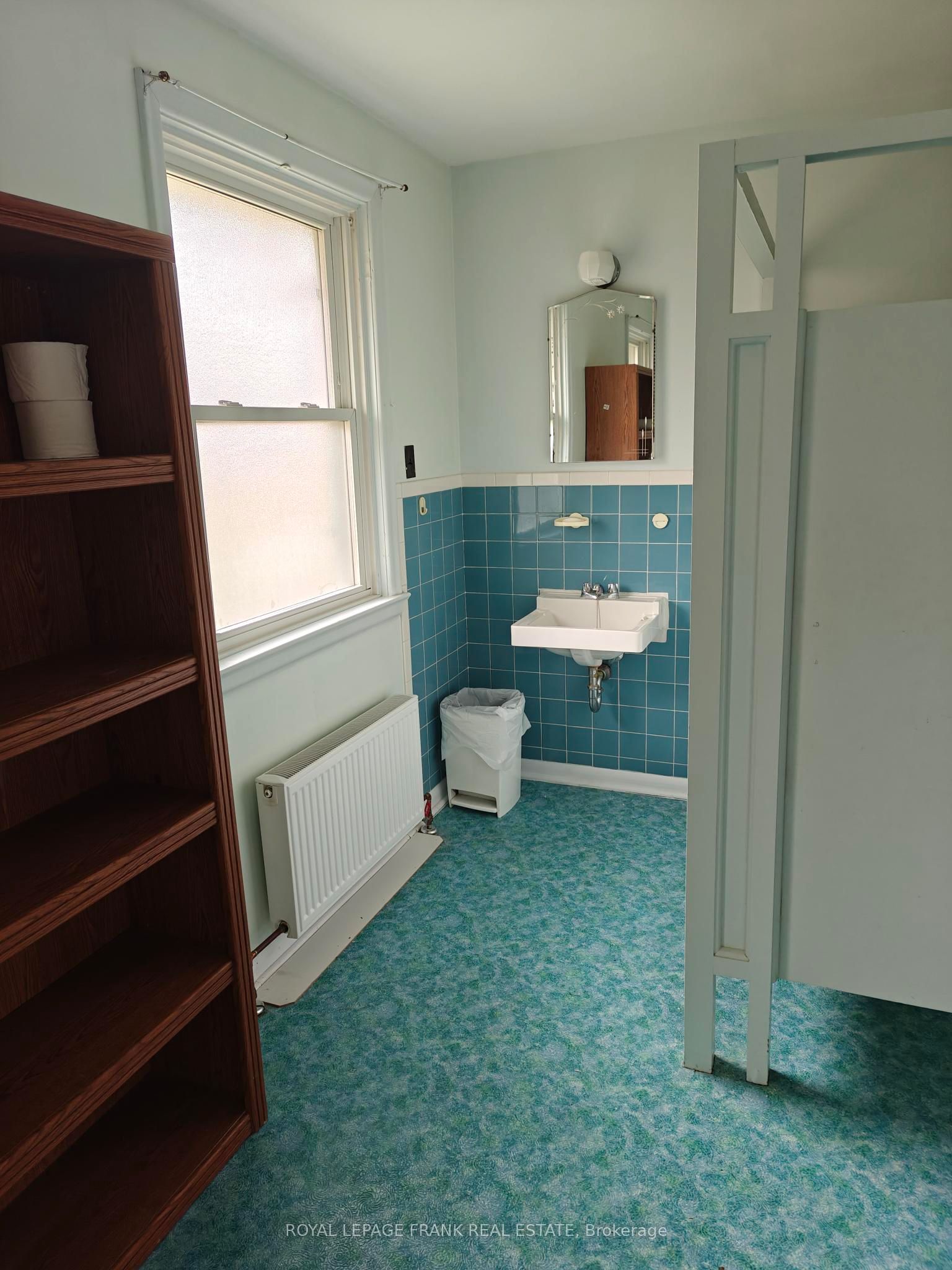 374 Central Park Boulevard S Room #8 Property Photo 11