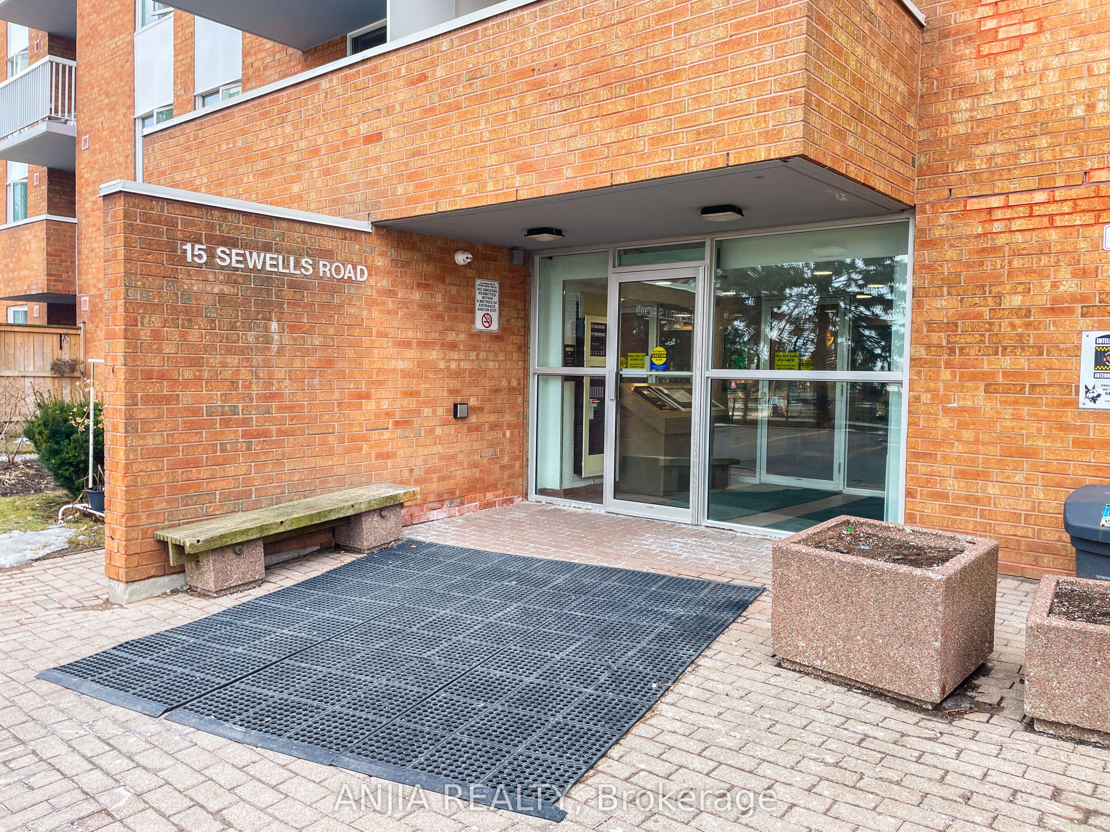 15 Sewells Road Ph3 Property Photo 3