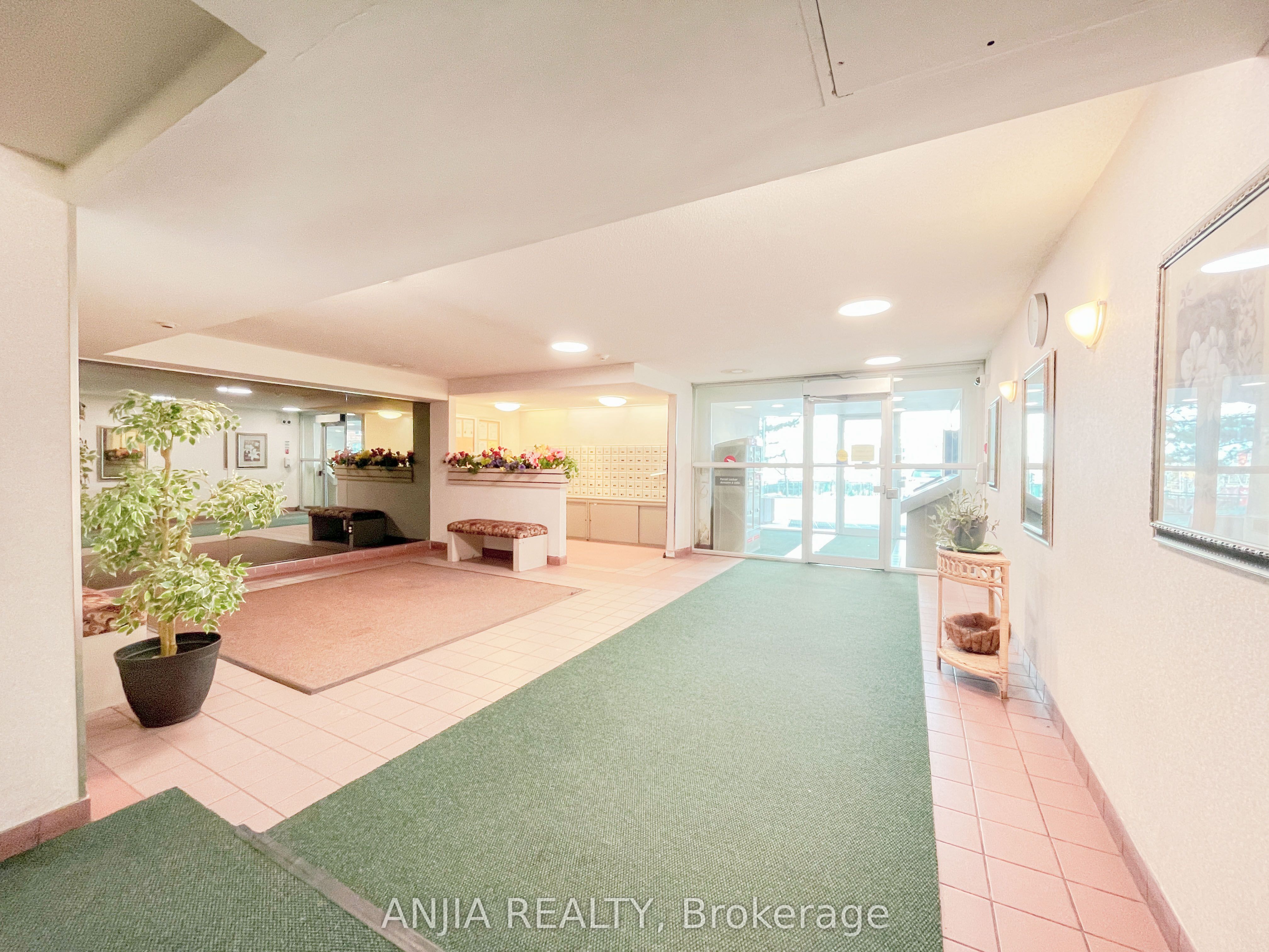 15 Sewells Road Ph3 Property Photo 4