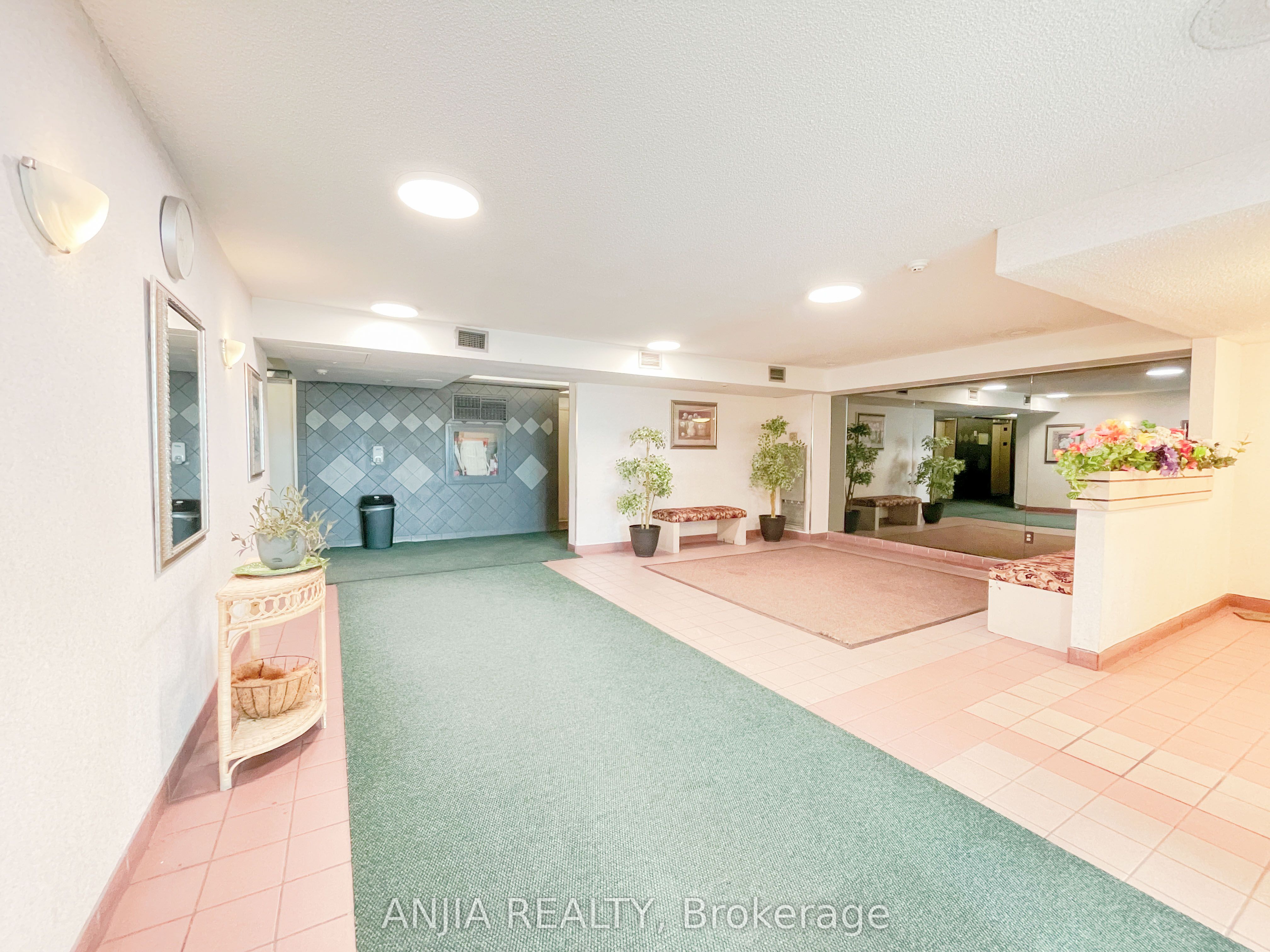 15 Sewells Road Ph3 Property Photo 5