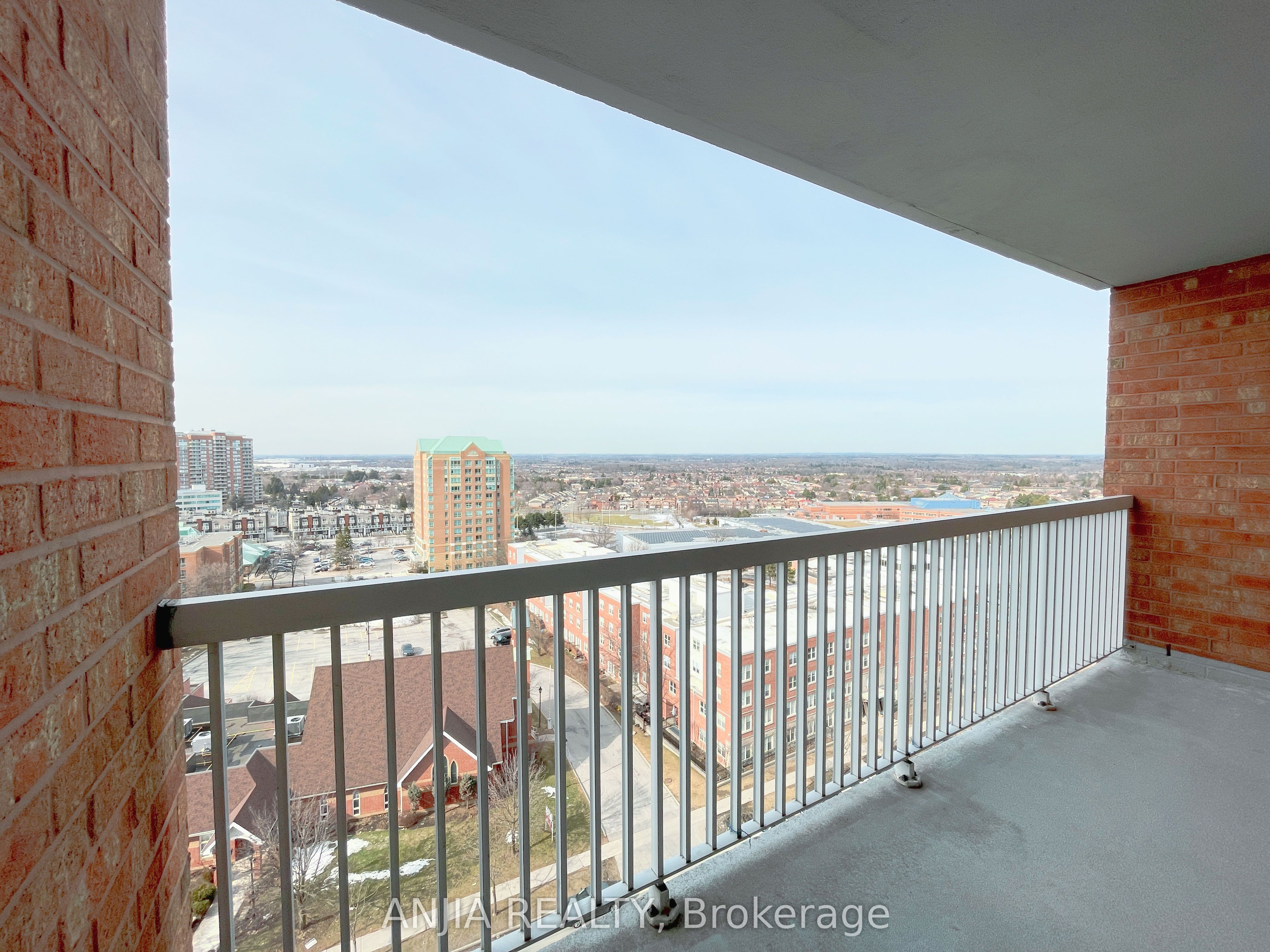 15 Sewells Road Ph3 Property Photo 9