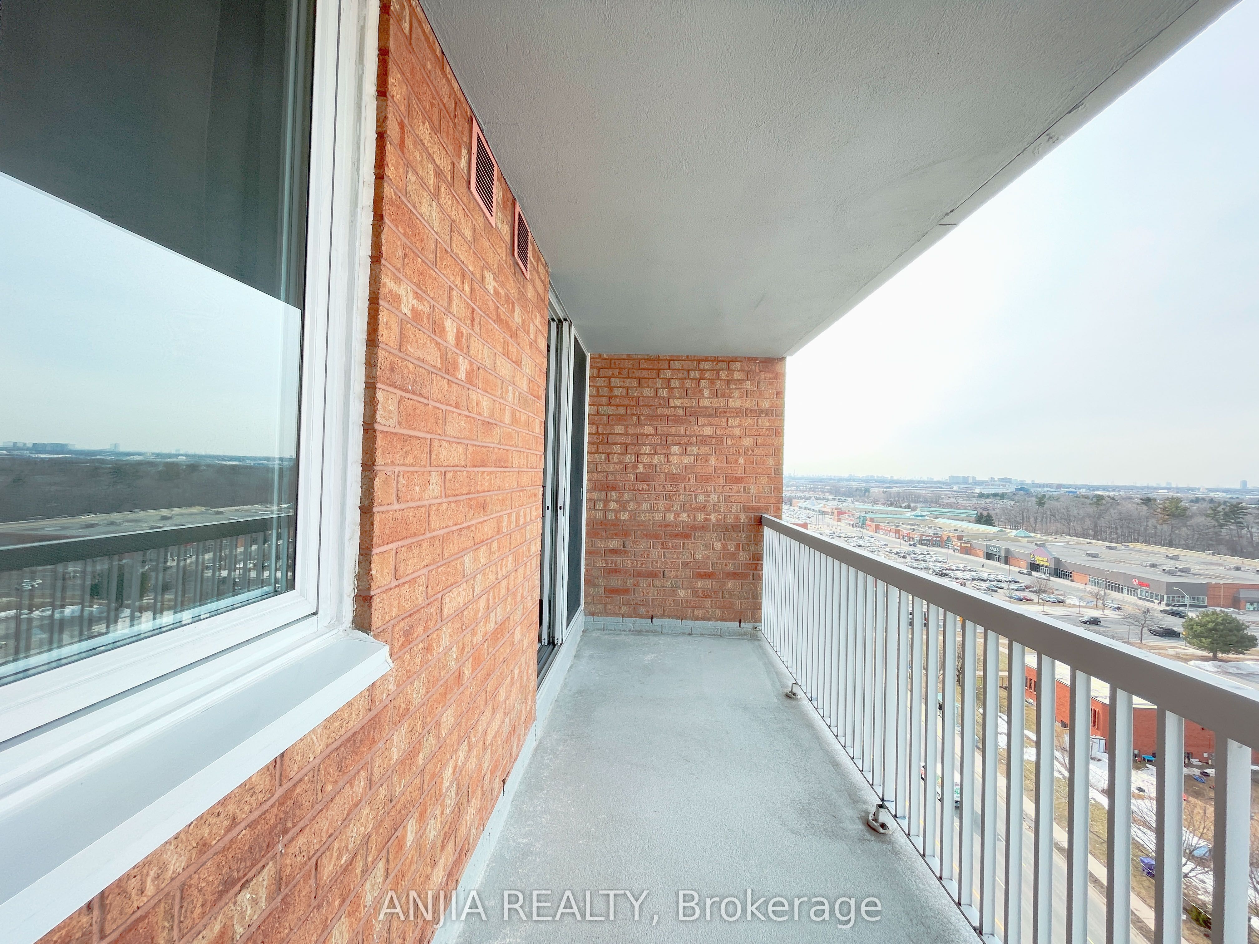 15 Sewells Road Ph3 Property Photo 10