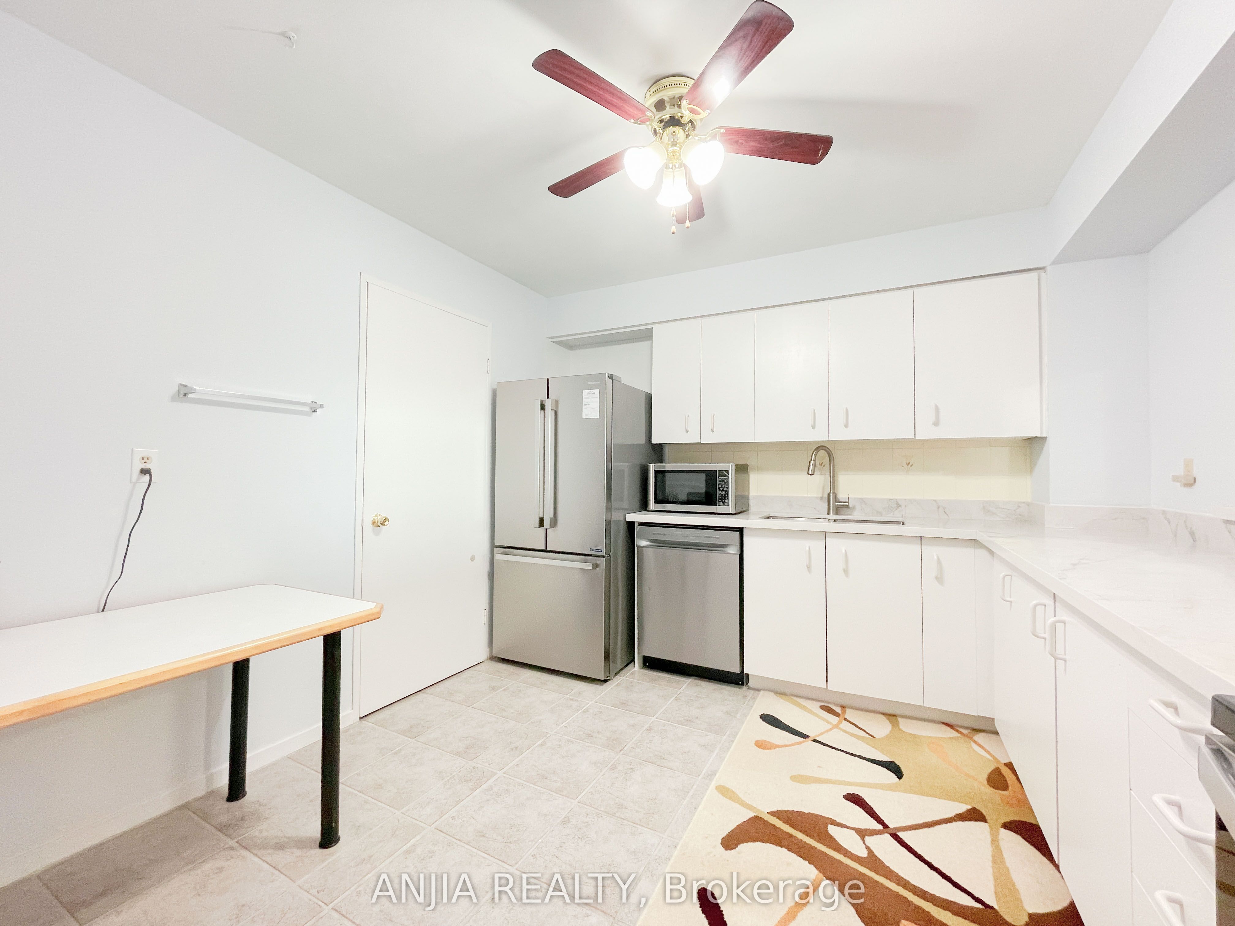 15 Sewells Road Ph3 Property Photo 18