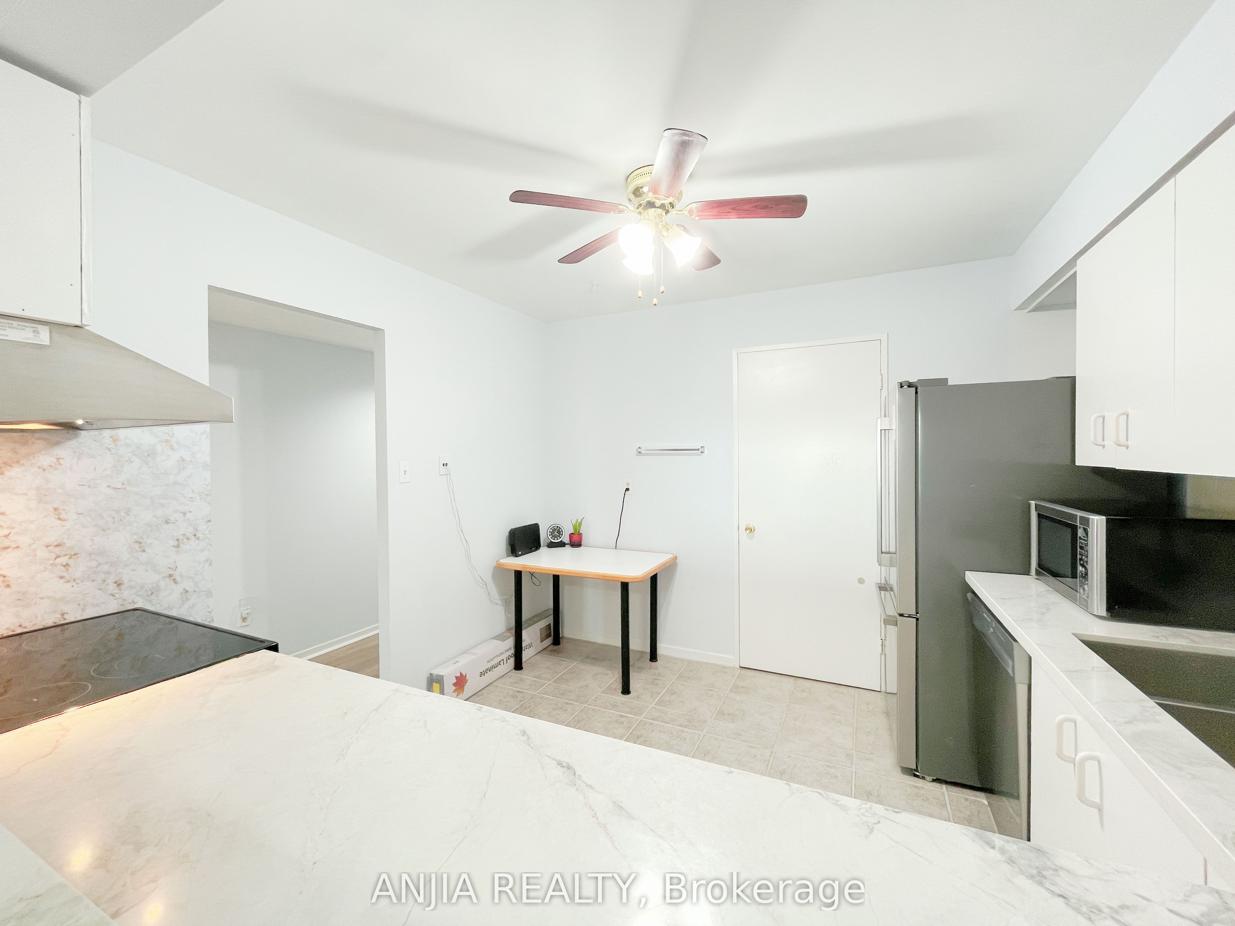 15 Sewells Road Ph3 Property Photo 21