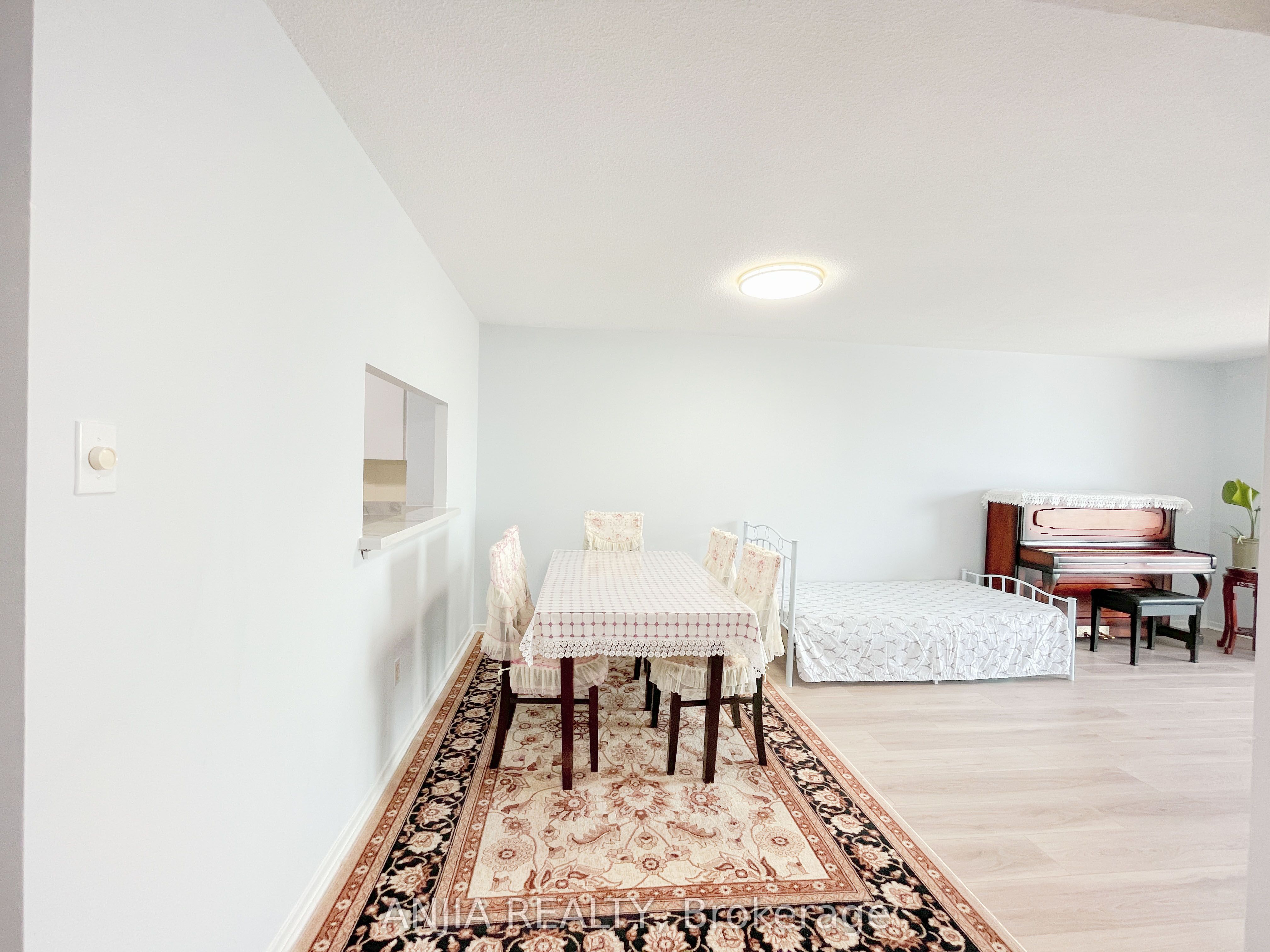 15 Sewells Road Ph3 Property Photo 24