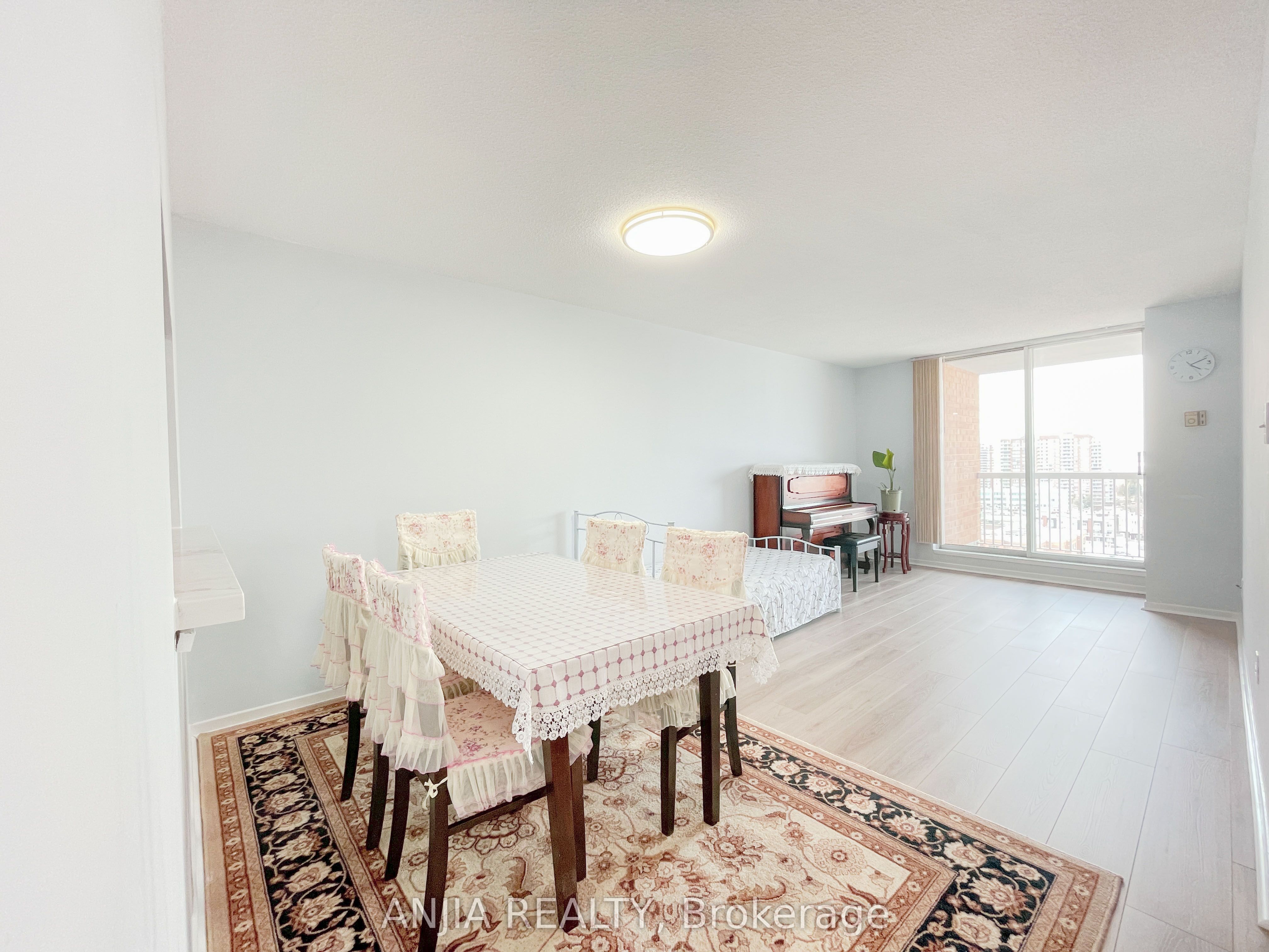 15 Sewells Road Ph3 Property Photo 25