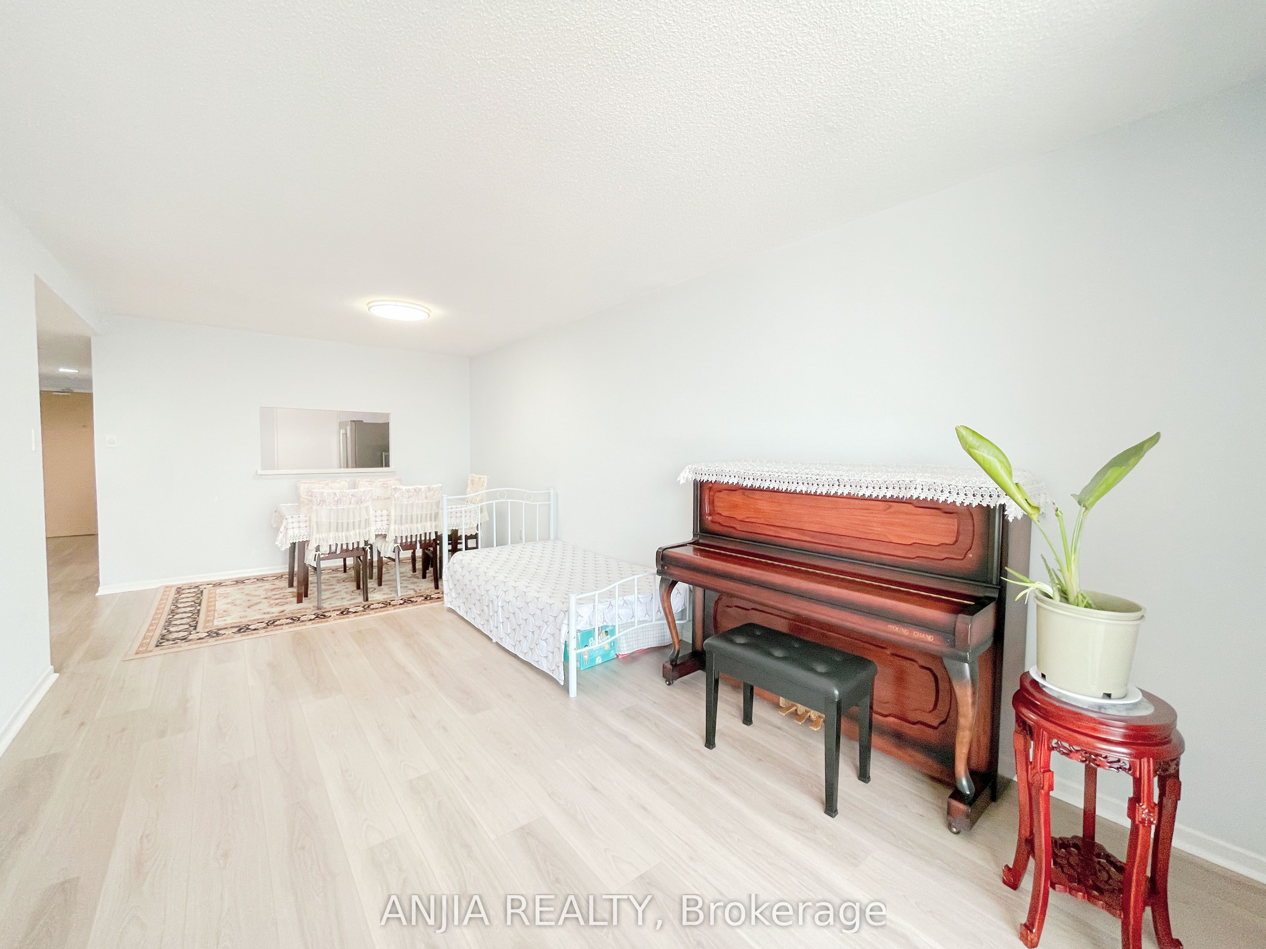 15 Sewells Road Ph3 Property Photo 26