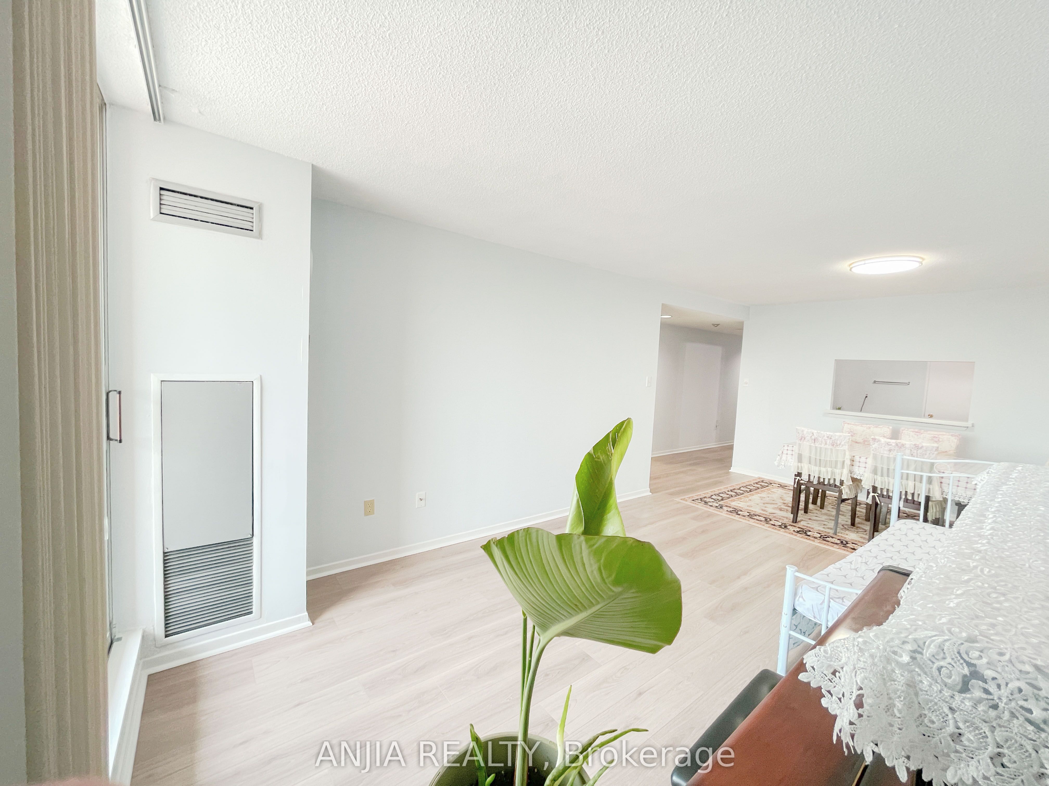 15 Sewells Road Ph3 Property Photo 28