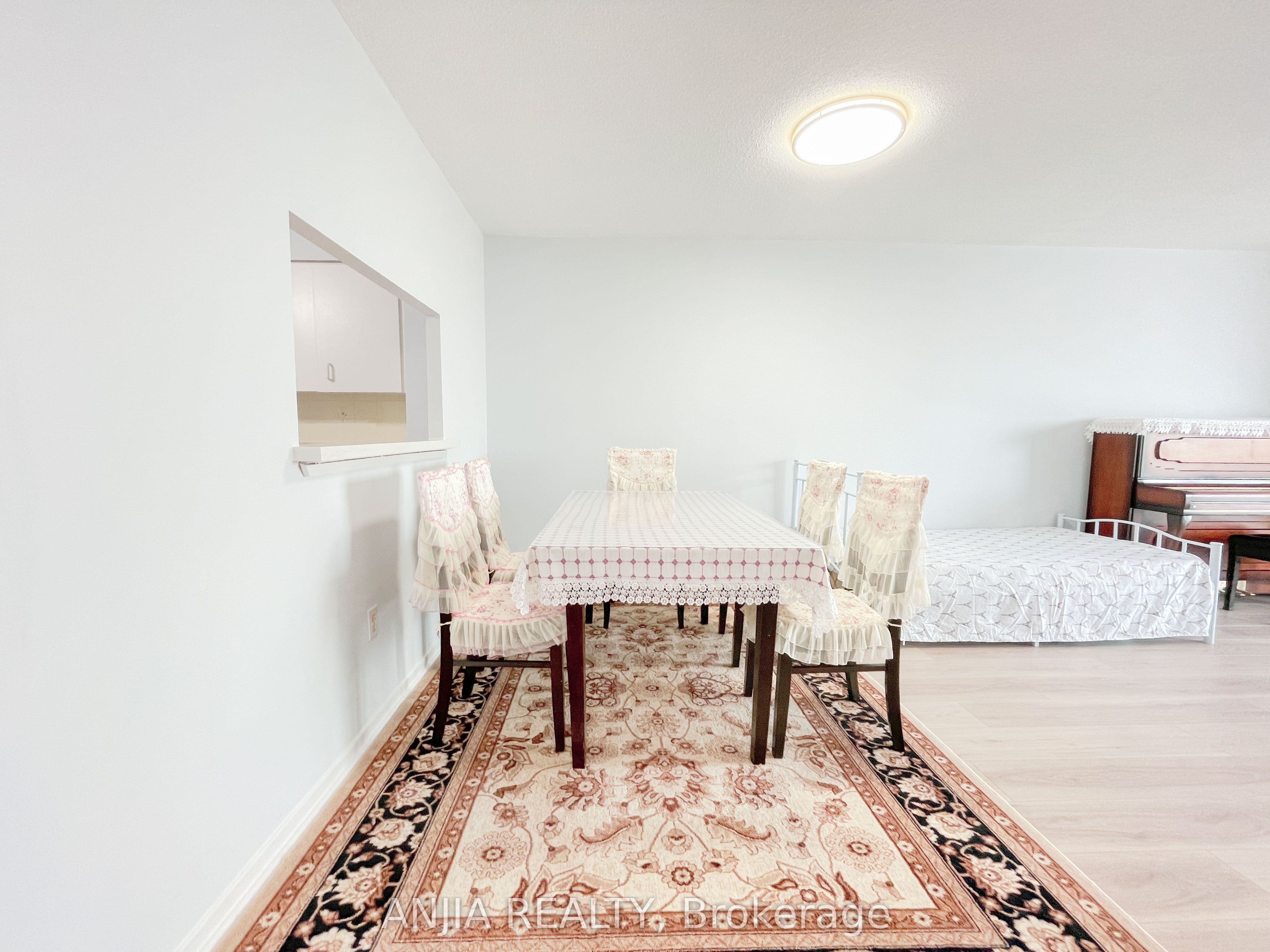 15 Sewells Road Ph3 Property Photo 33