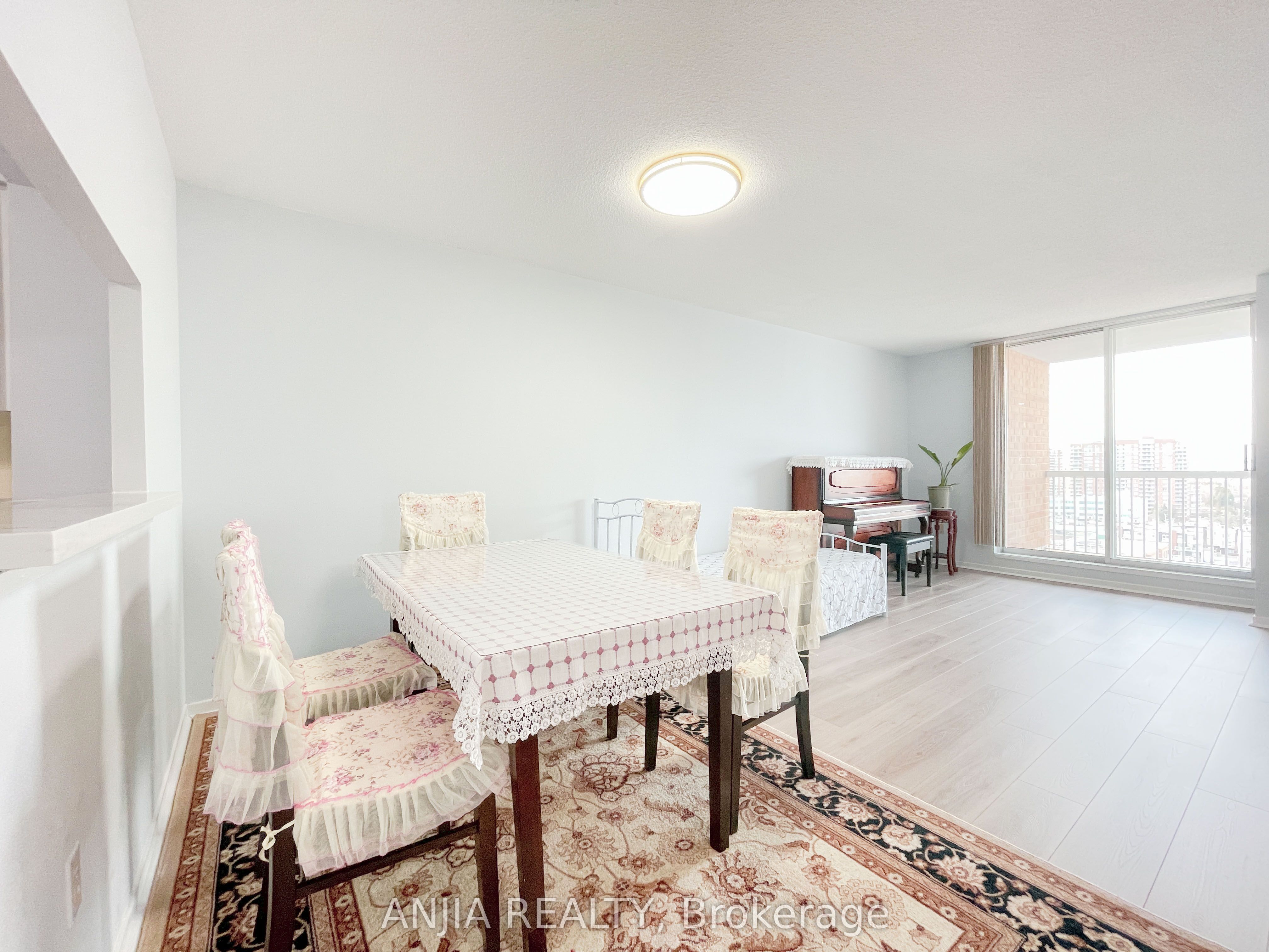 15 Sewells Road Ph3 Property Photo 34