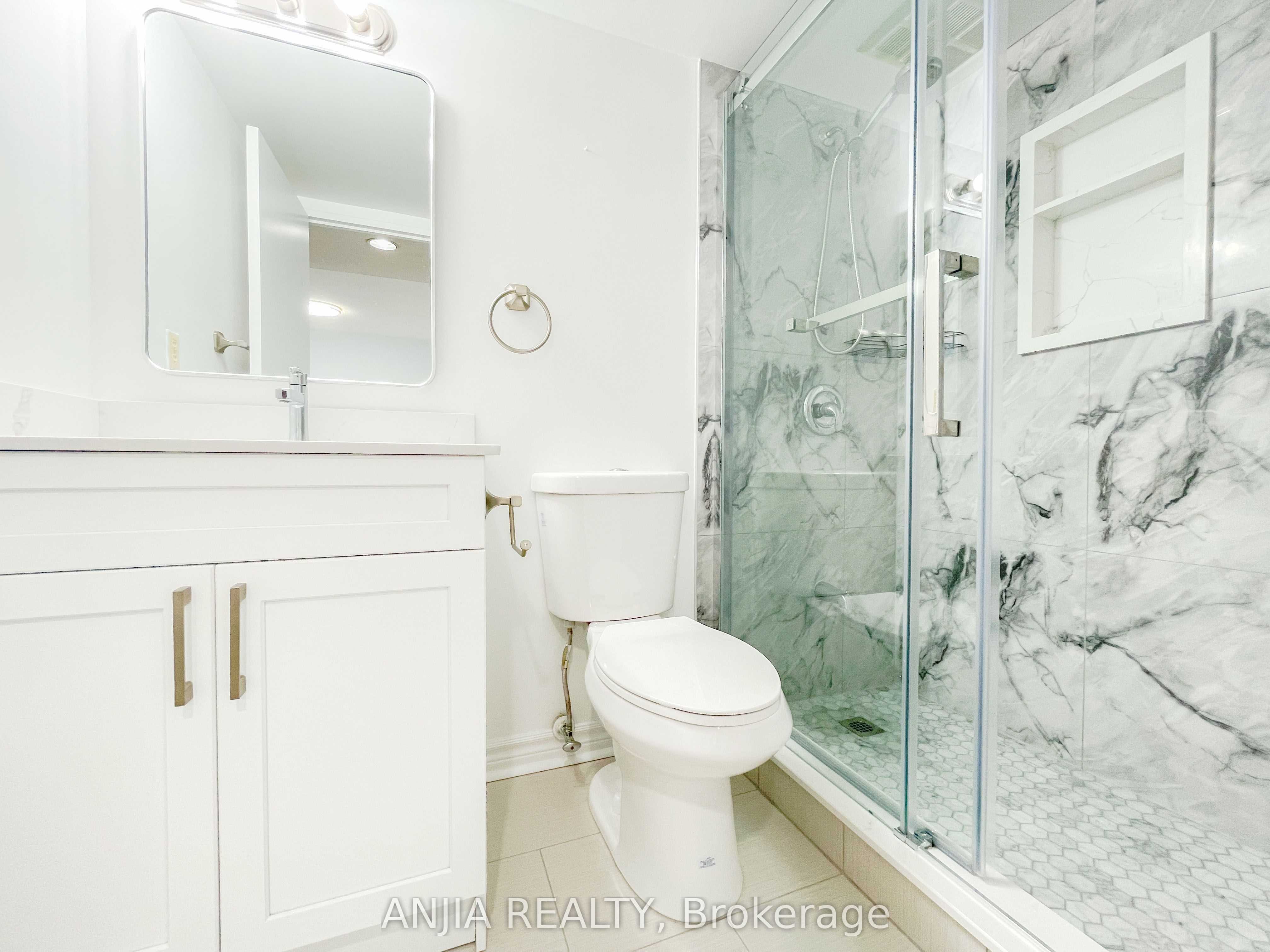 15 Sewells Road Ph3 Property Photo 36