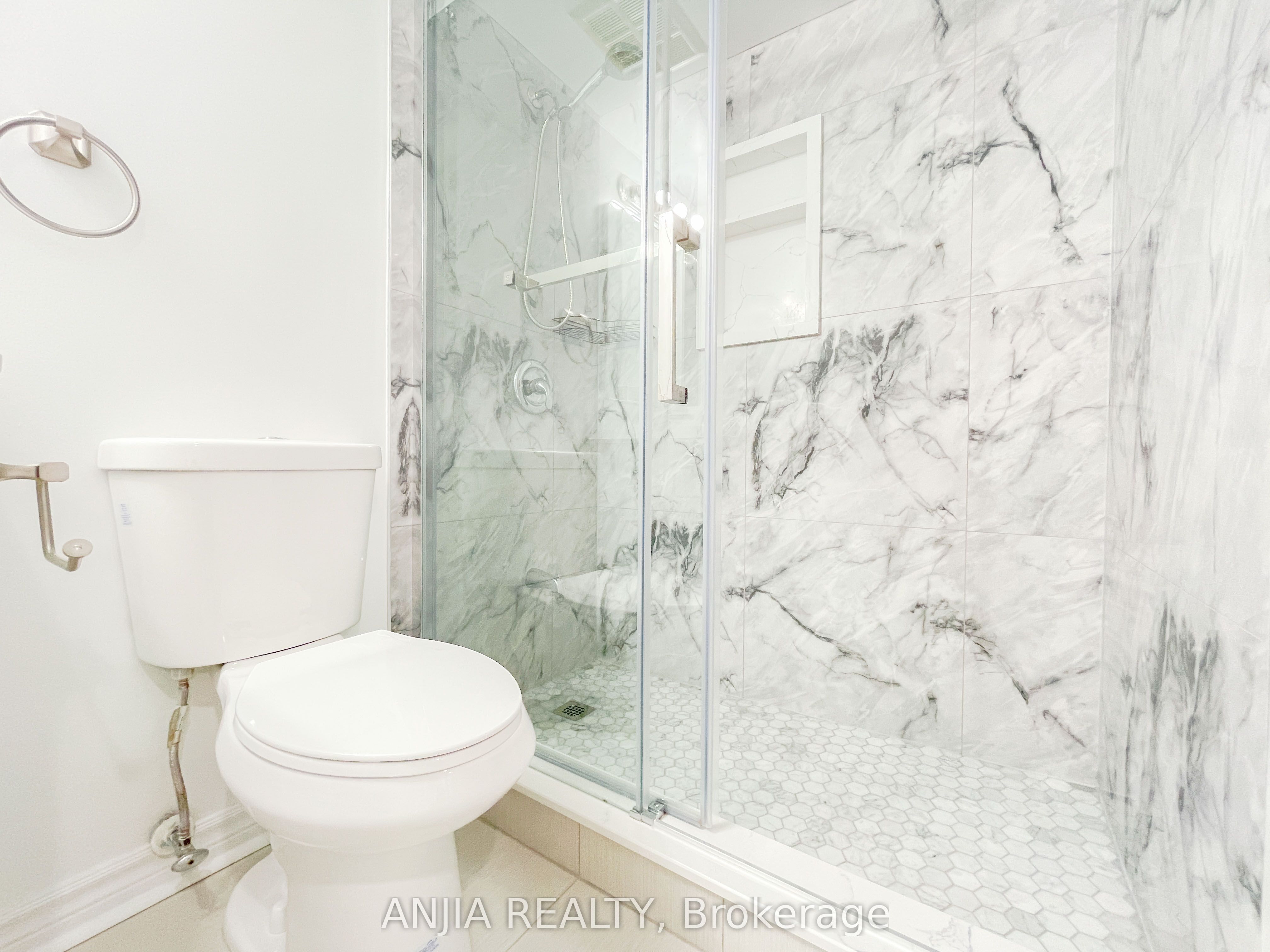 15 Sewells Road Ph3 Property Photo 40