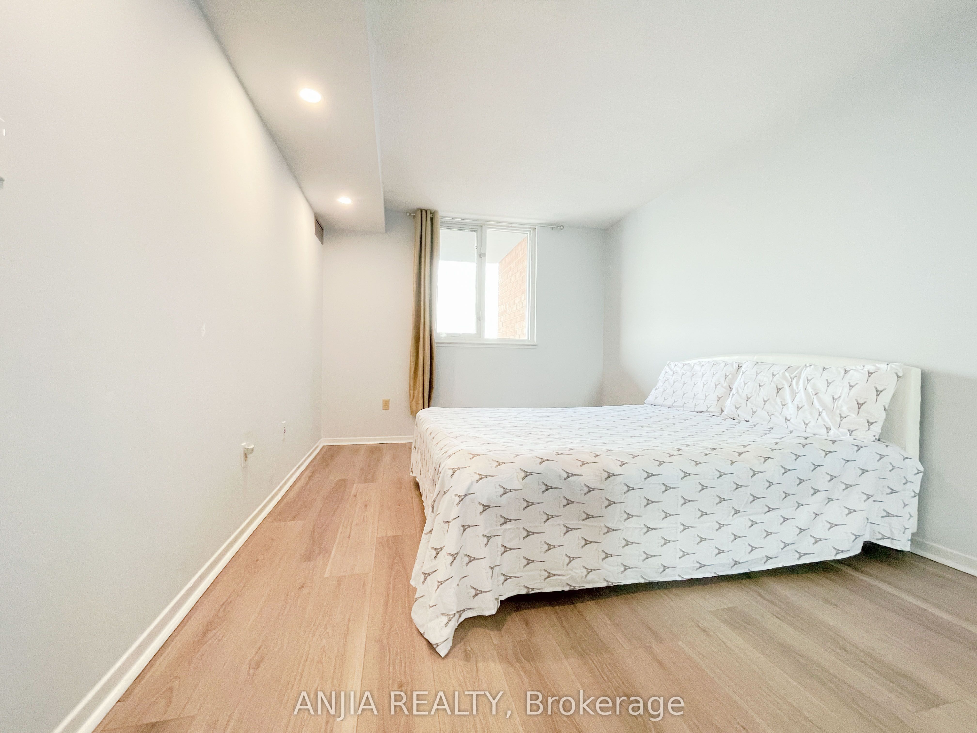 15 Sewells Road Ph3 Property Photo 43