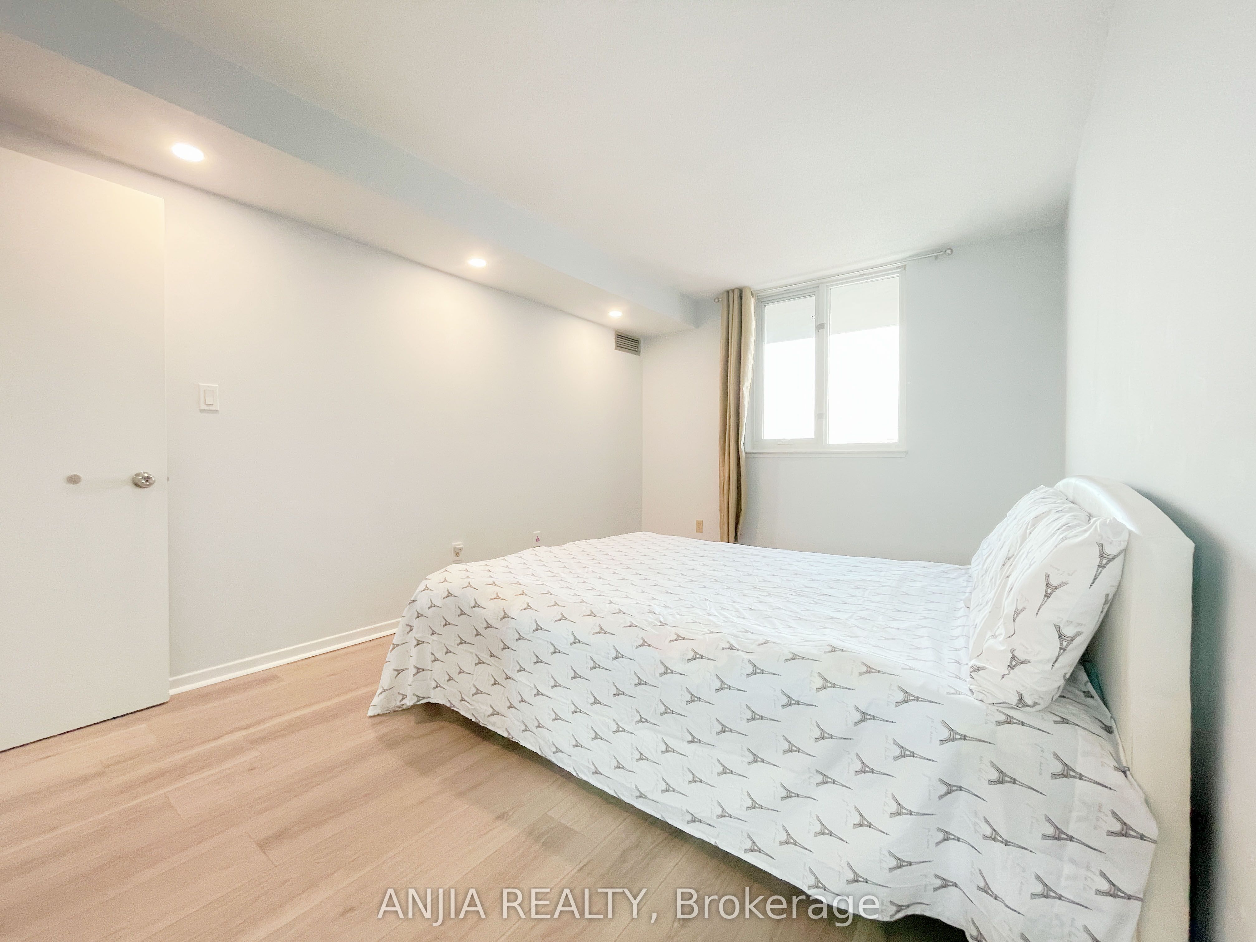 15 Sewells Road Ph3 Property Photo 44