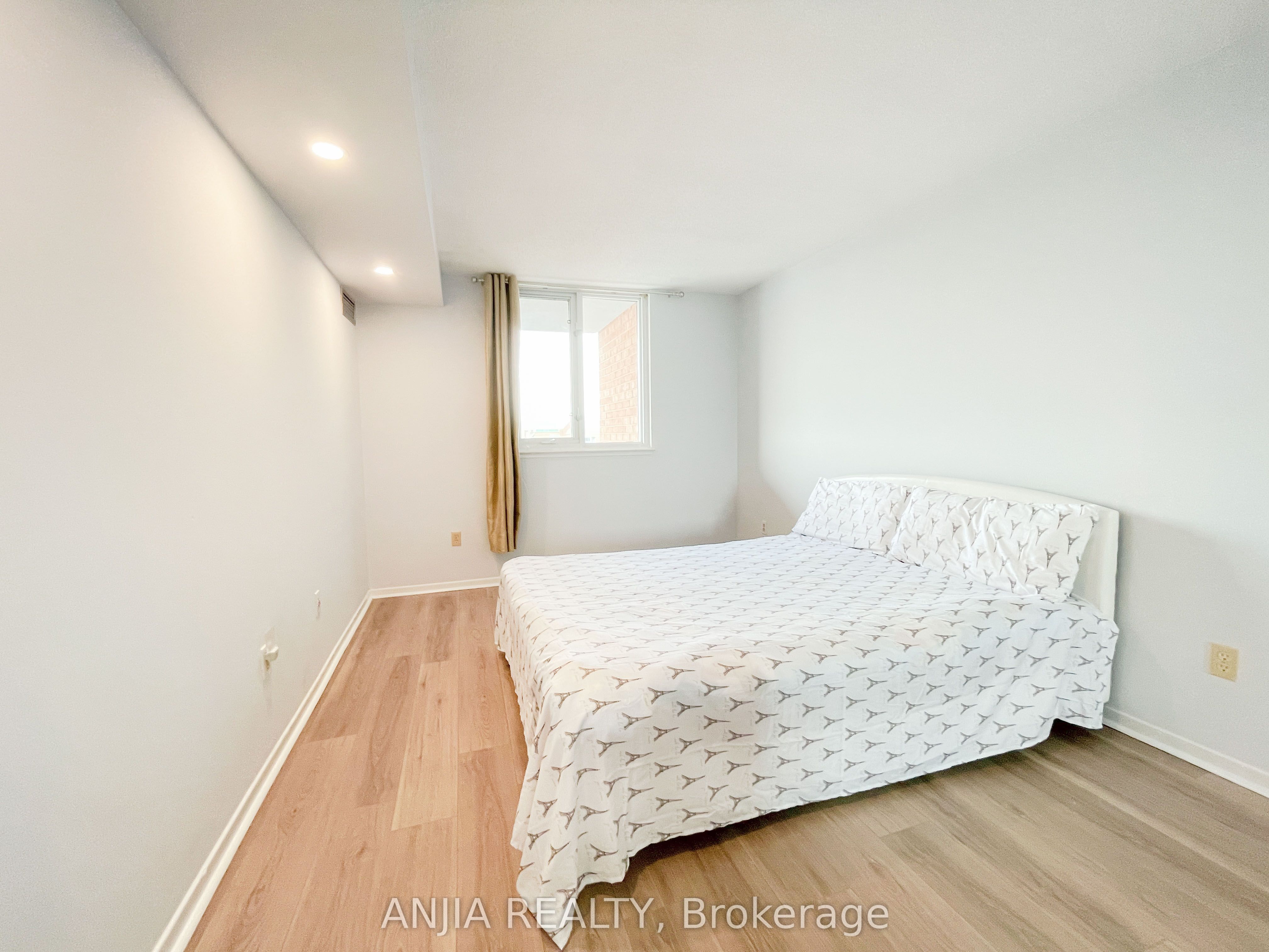 15 Sewells Road Ph3 Property Photo 47