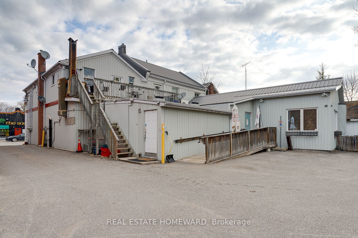 27 King Street Property Photo 6