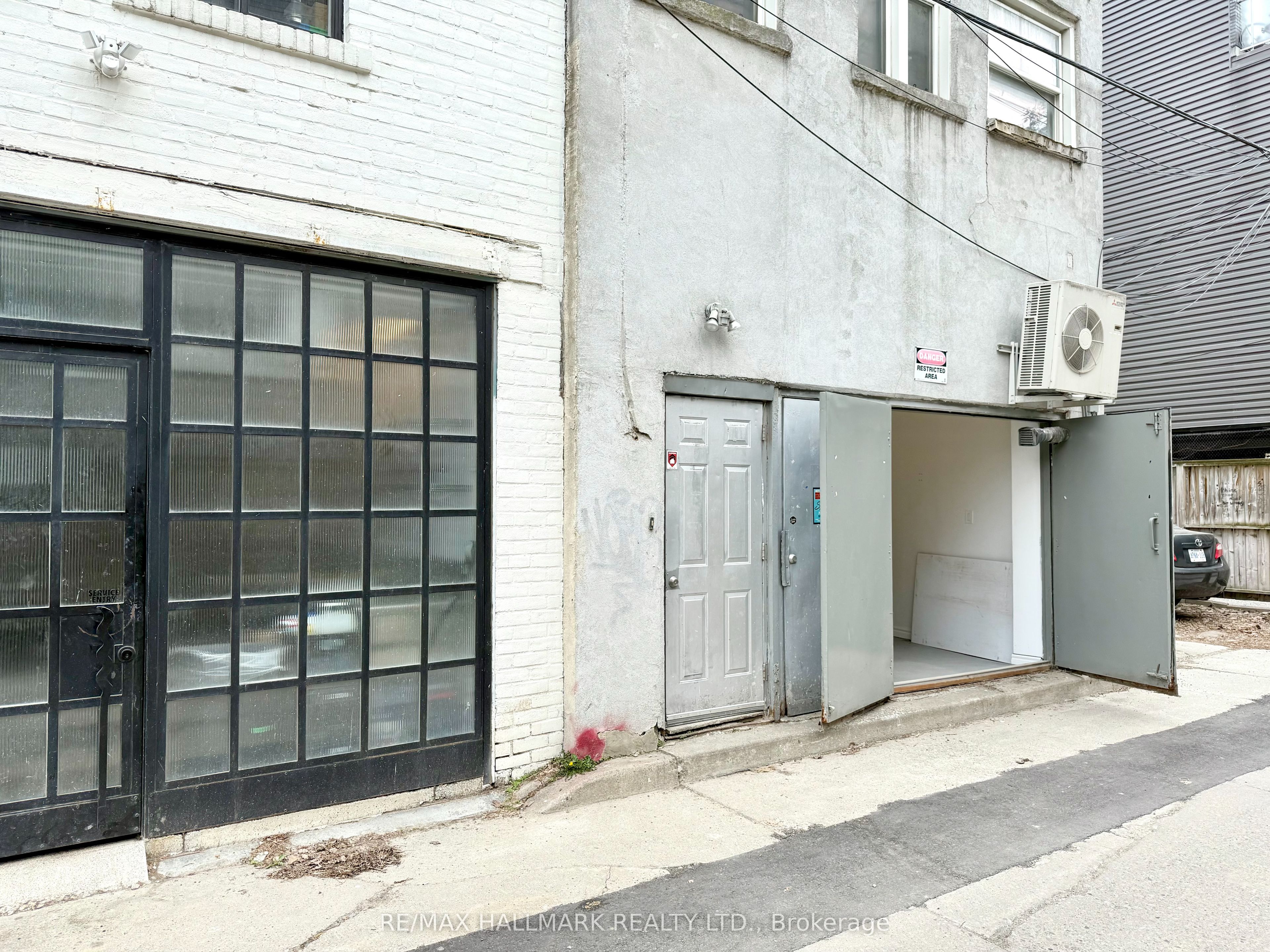 #3 - 741 Queen Street Property Photo 2