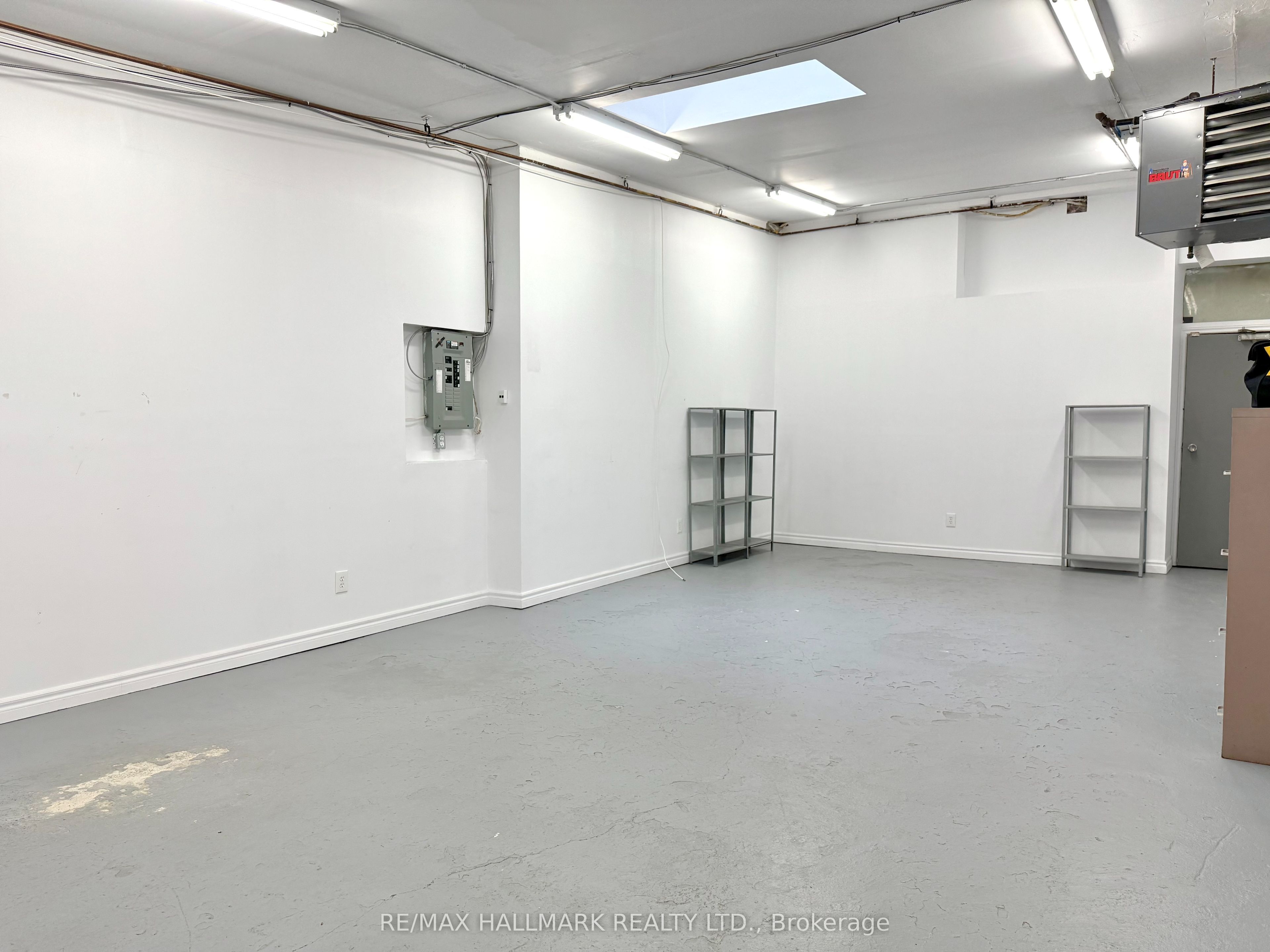 #3 - 741 Queen Street Property Photo 8