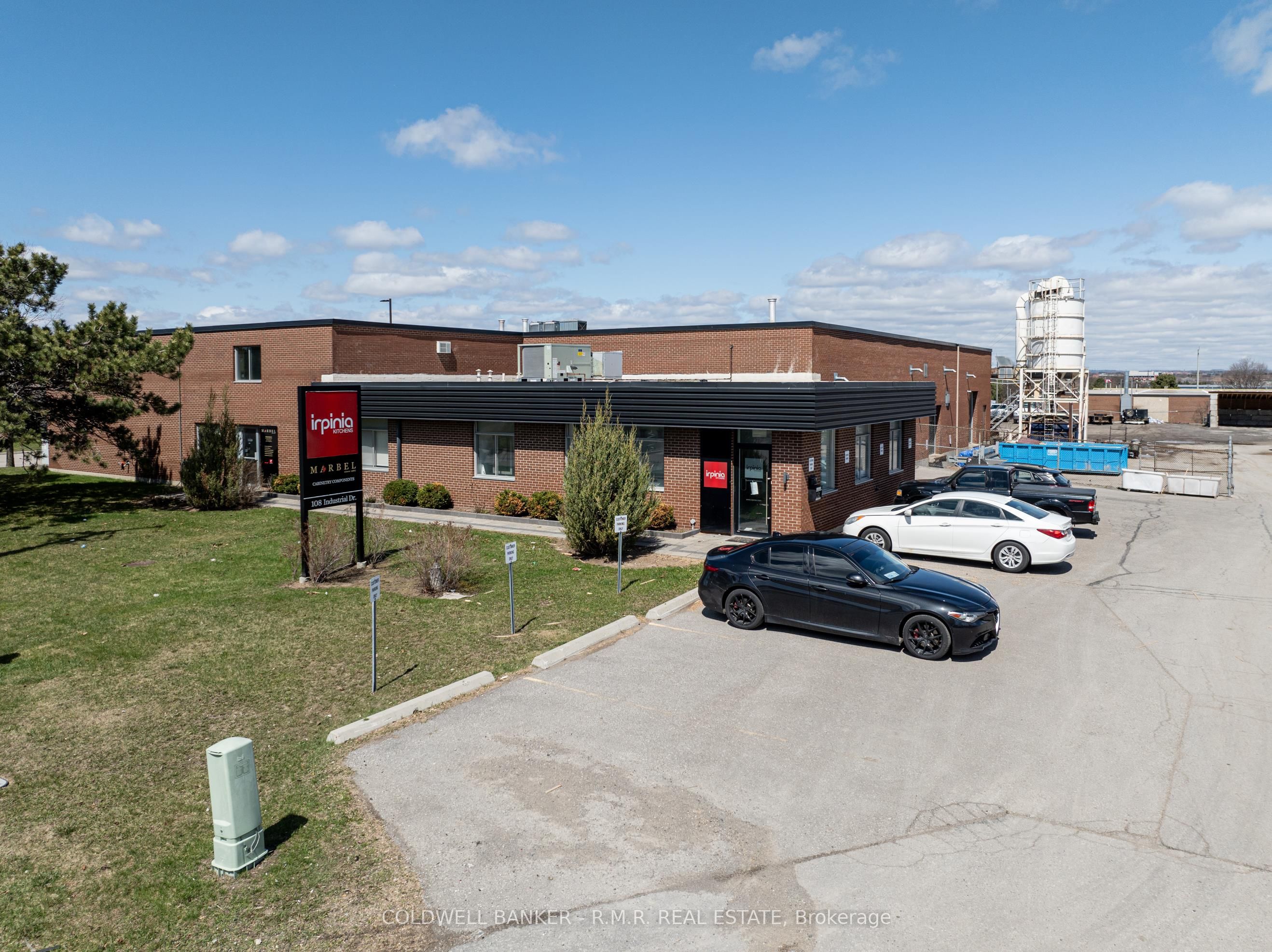 108 Industrial Drive Property Photo 2