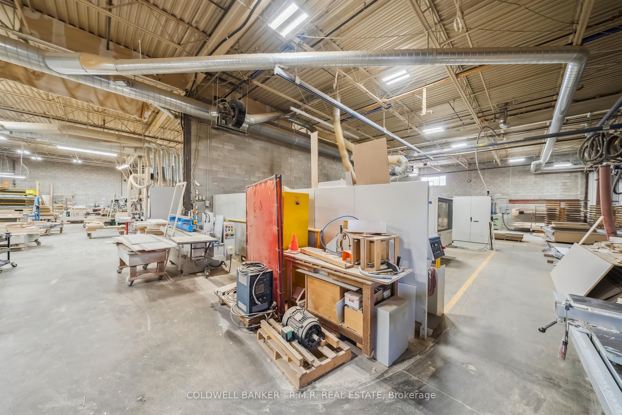108 Industrial Drive Property Photo 33