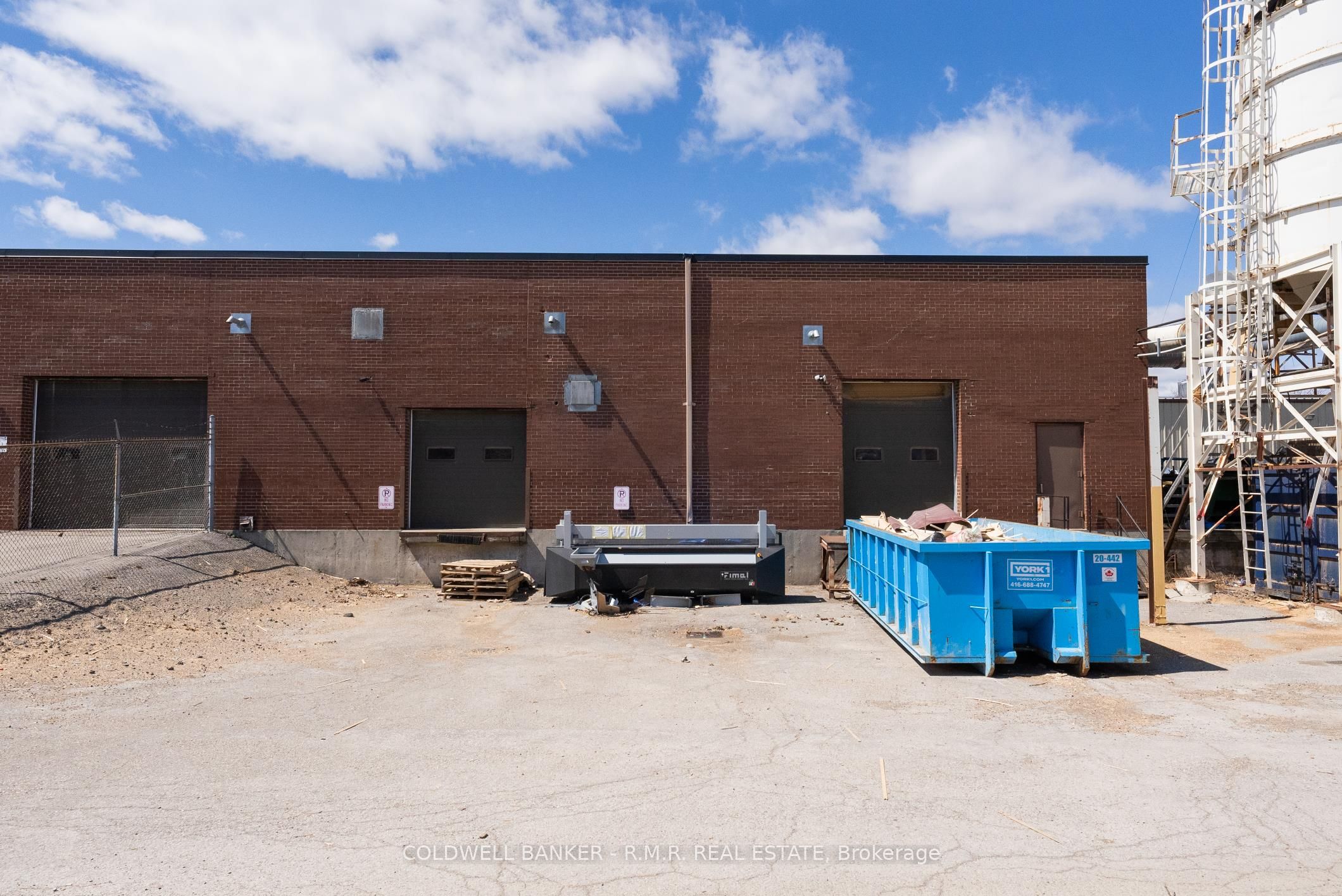 108 Industrial Drive Property Photo 39