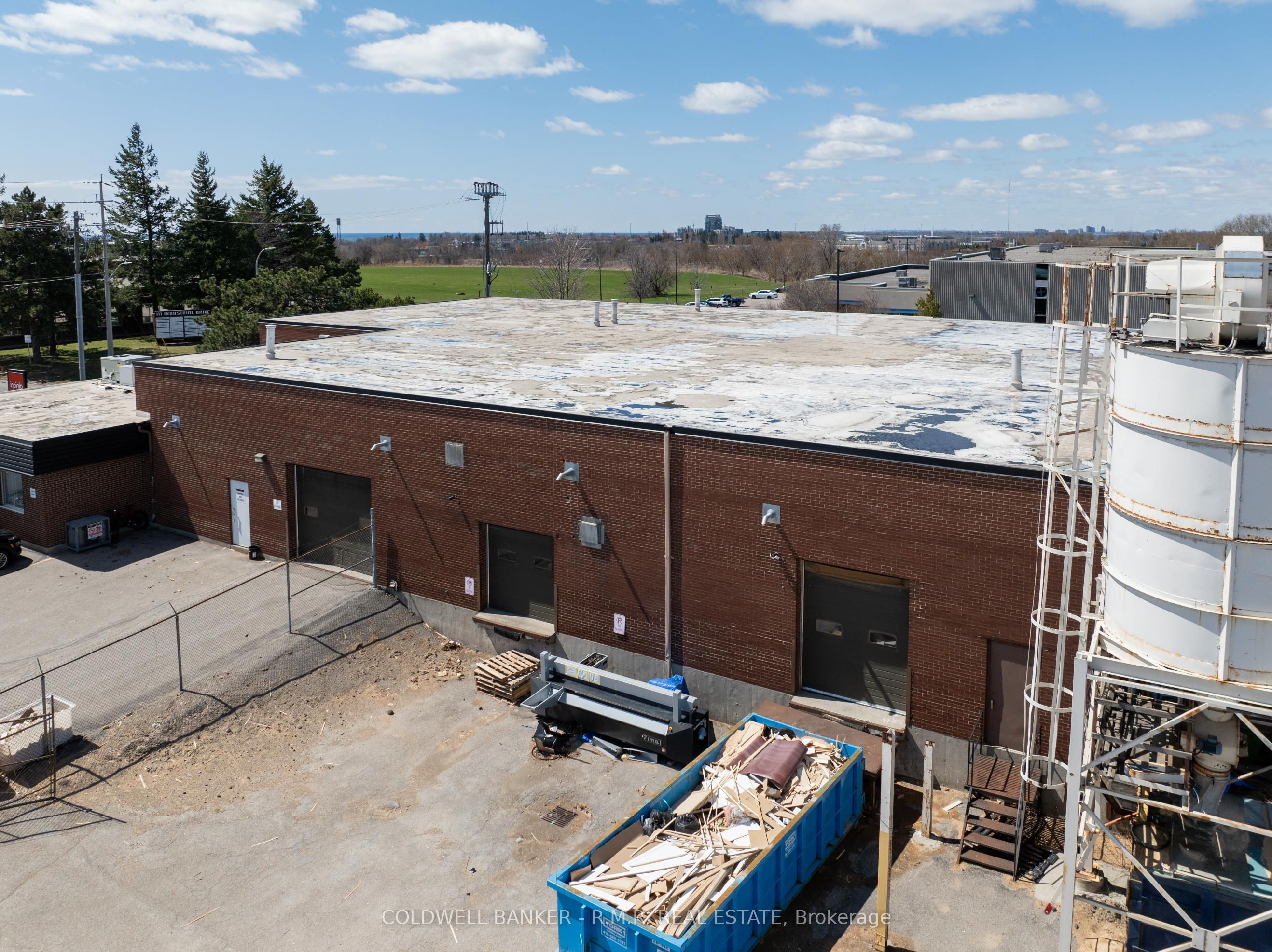 108 Industrial Drive Property Photo 40