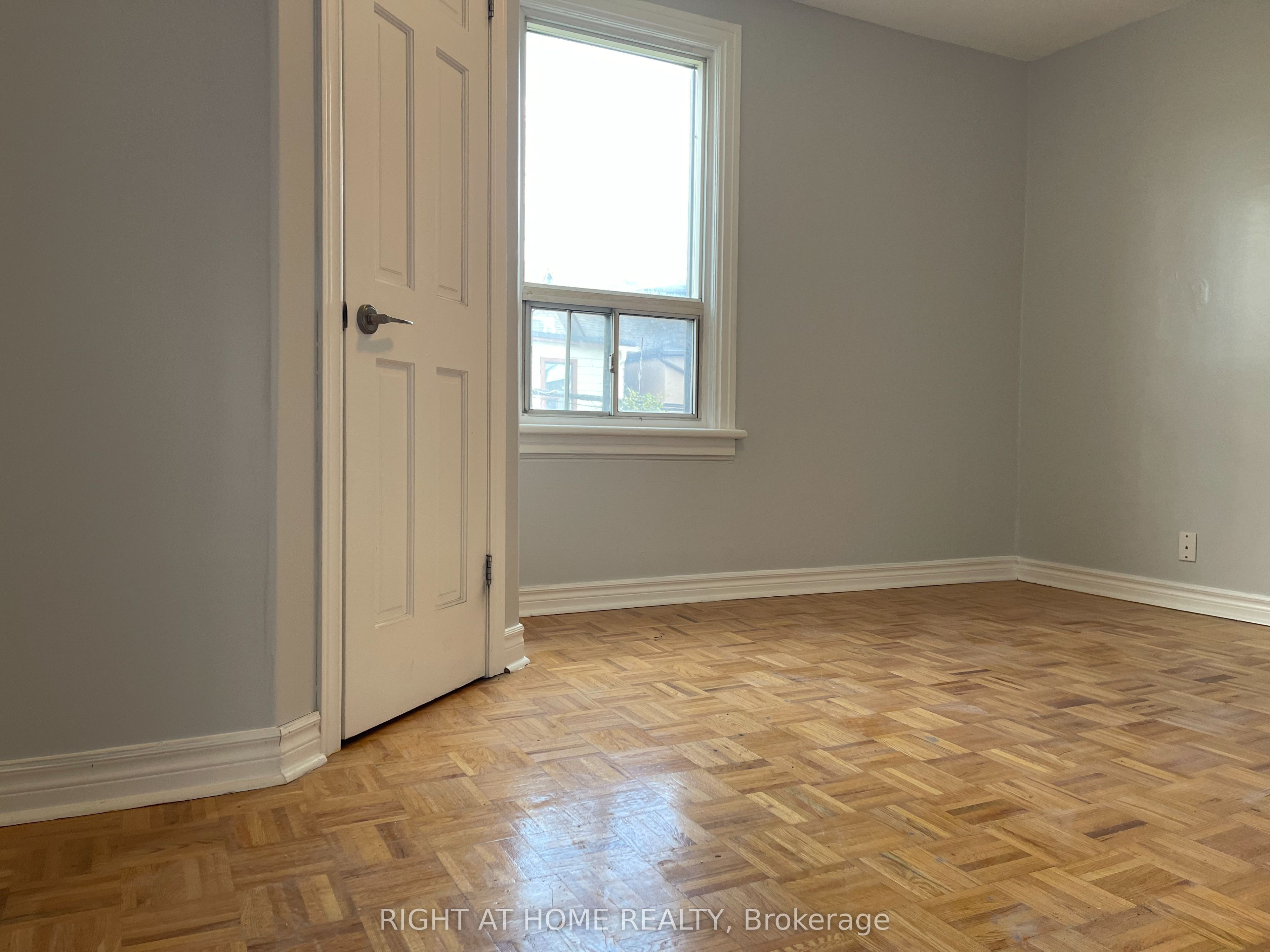 815 Pape Avenue Upper Property Photo 5