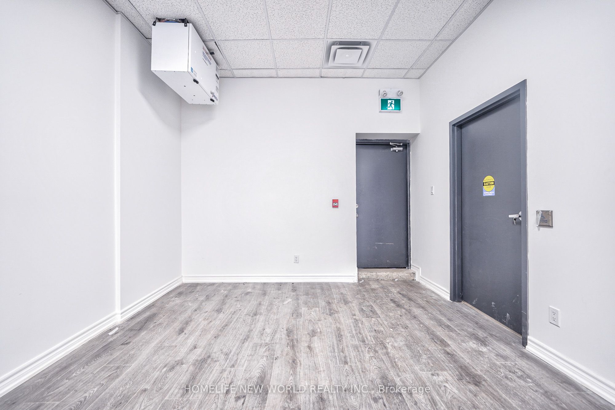 5 Simcoe Street Property Photo 23