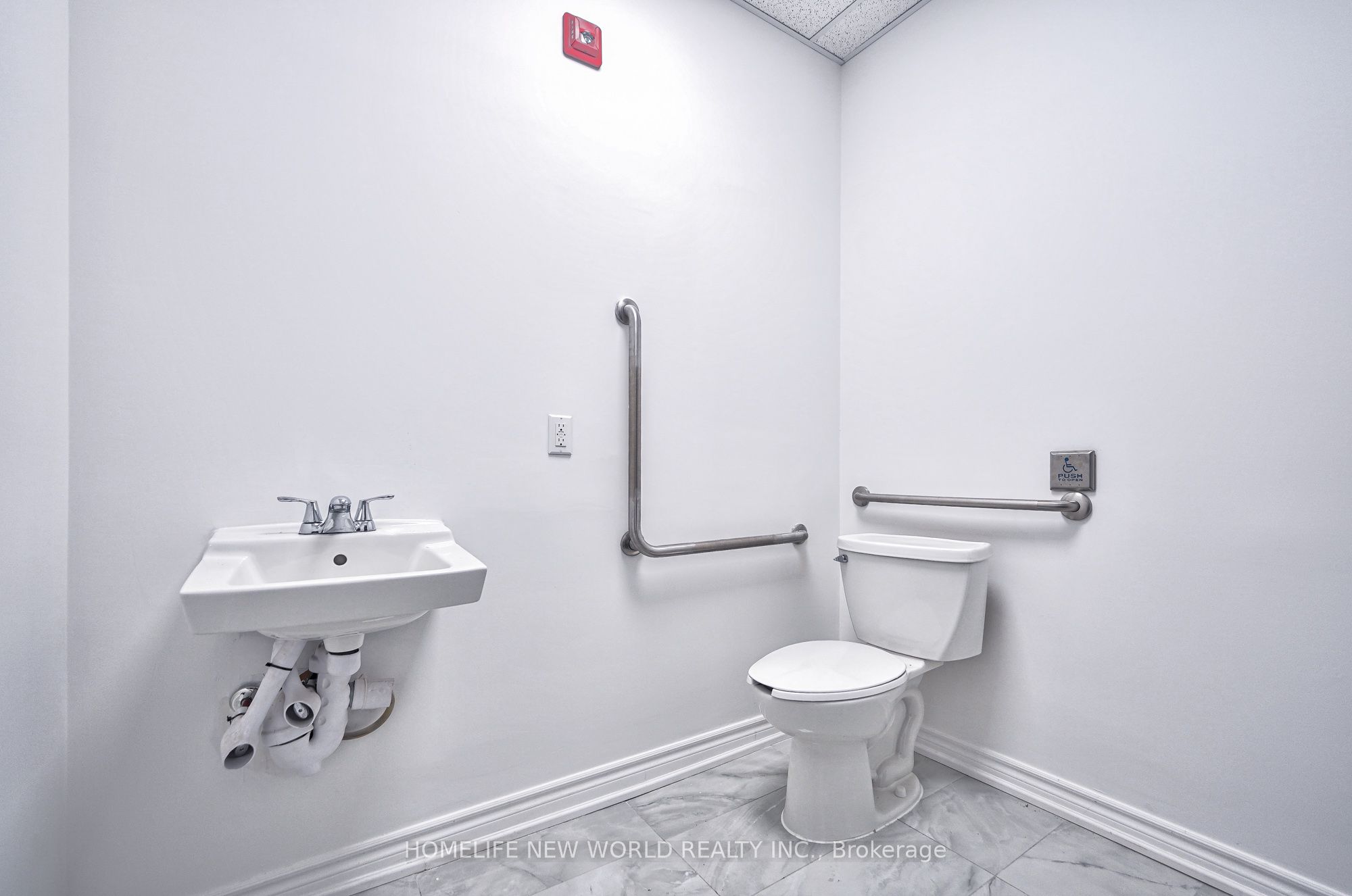 5 Simcoe Street Property Photo 25