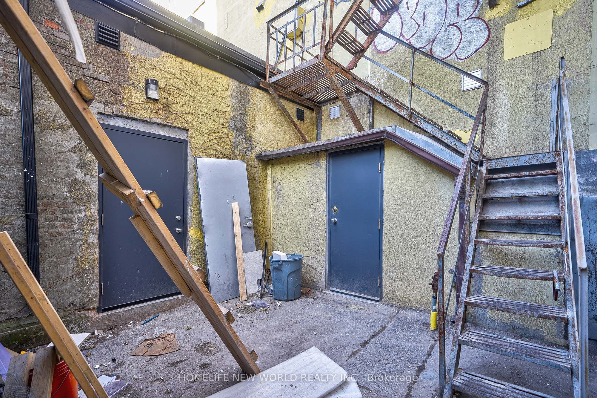 5 Simcoe Street Property Photo 27