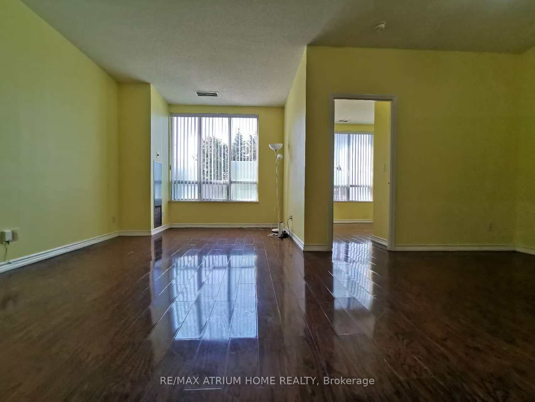 5039 Finch Avenue E 109 Property Photo 3